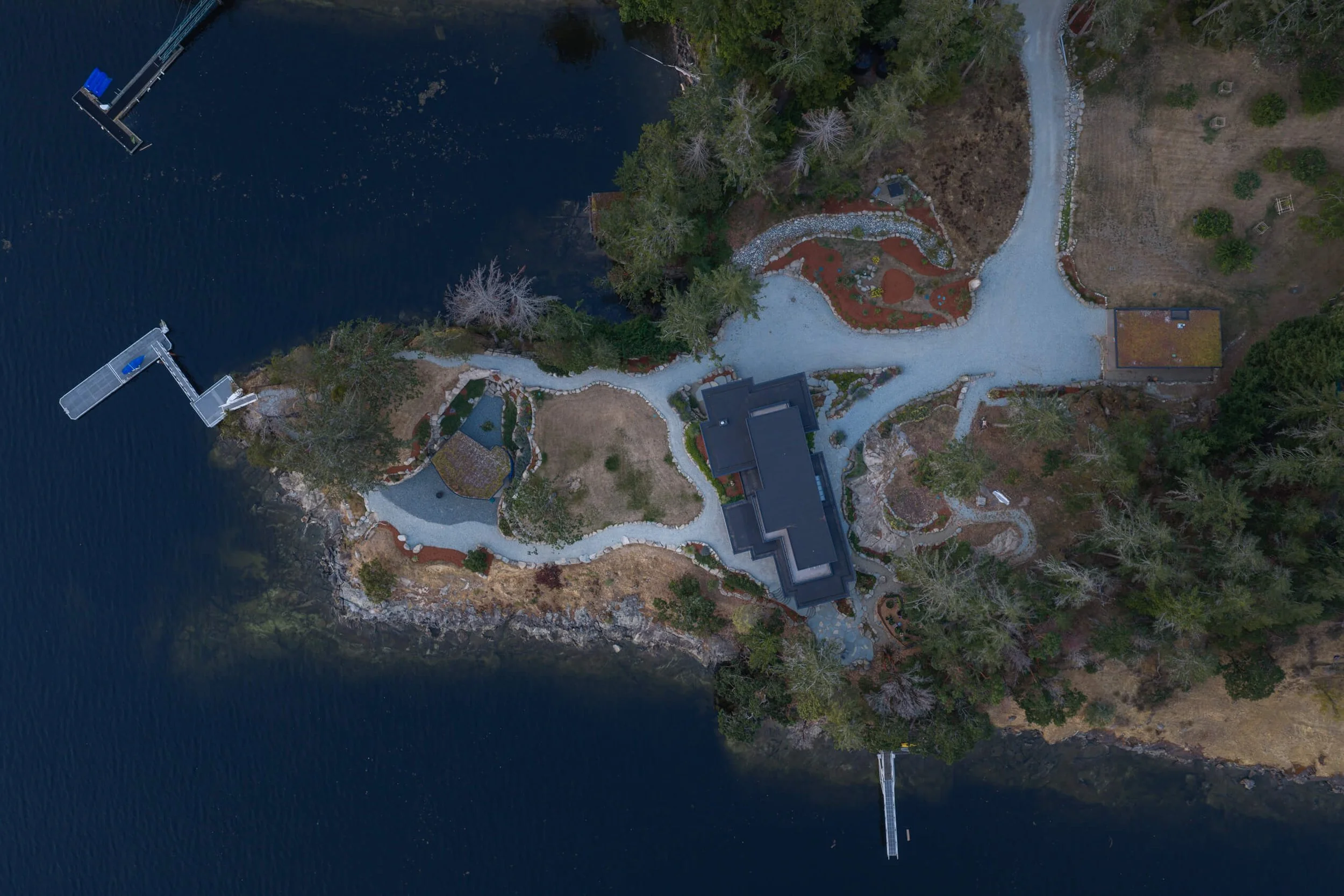 salt-spring-island-residence-top-down-aerial-of-the-property-architectural-photographer-matt-anthony.jpg