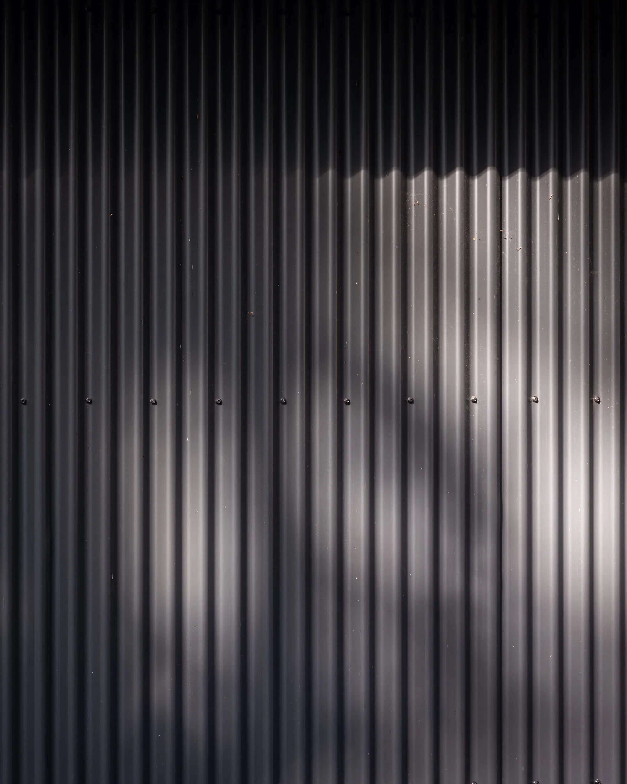 oles-cove-halfmoon-bay-corrugated-metal-siding-detail-architectural-photographer-matt-anthony.jpg
