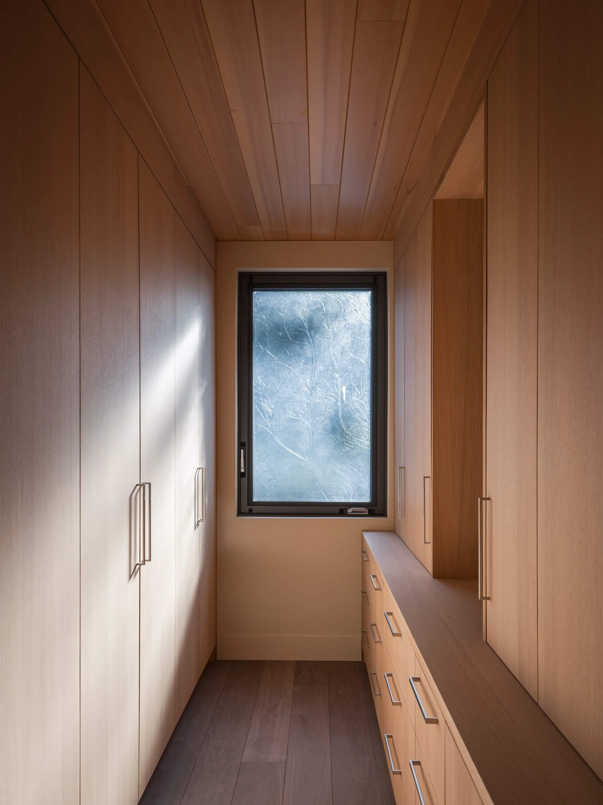 desolation-sound-residence-wood-lined-dressing-room-architectural-photographer-matt-anthony.jpg