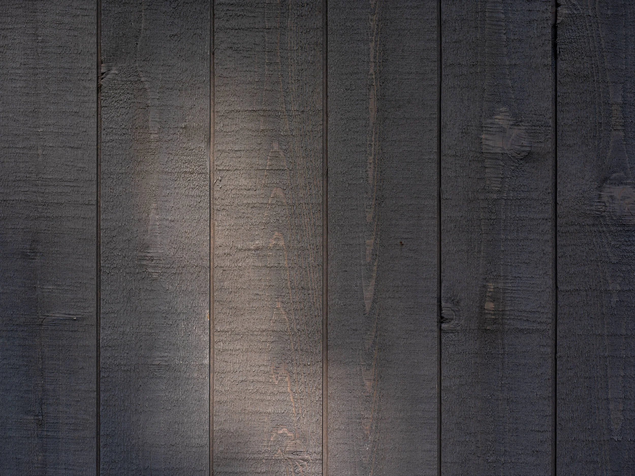 johnstone-road-madeira-park-charcoal-cedar-board-texture-architectural-photographer-matt-anthony.jpg