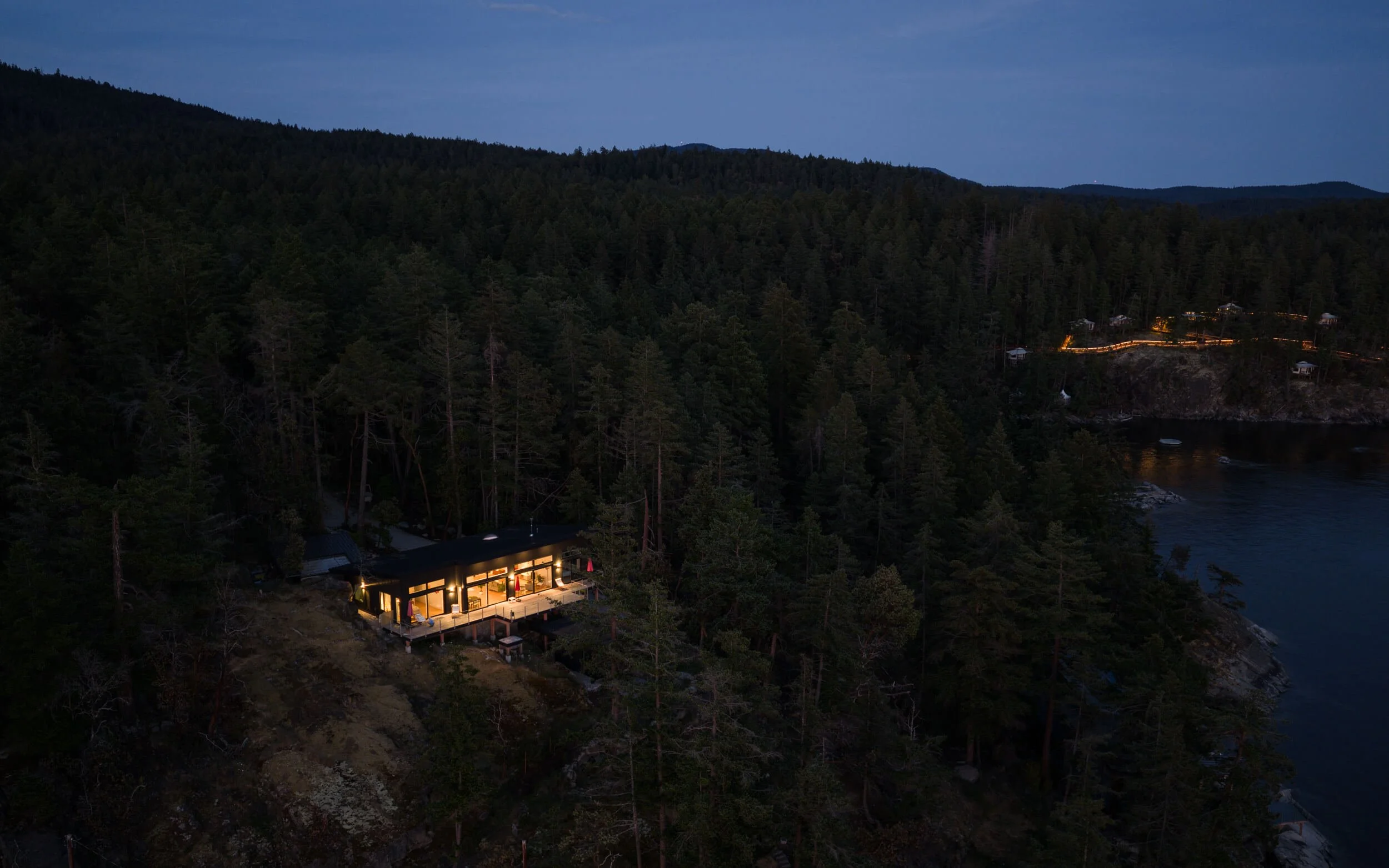 oles-cove-halfmoon-bay-twilight-aerial-glowing-house-architectural-photographer-matt-anthony.jpg