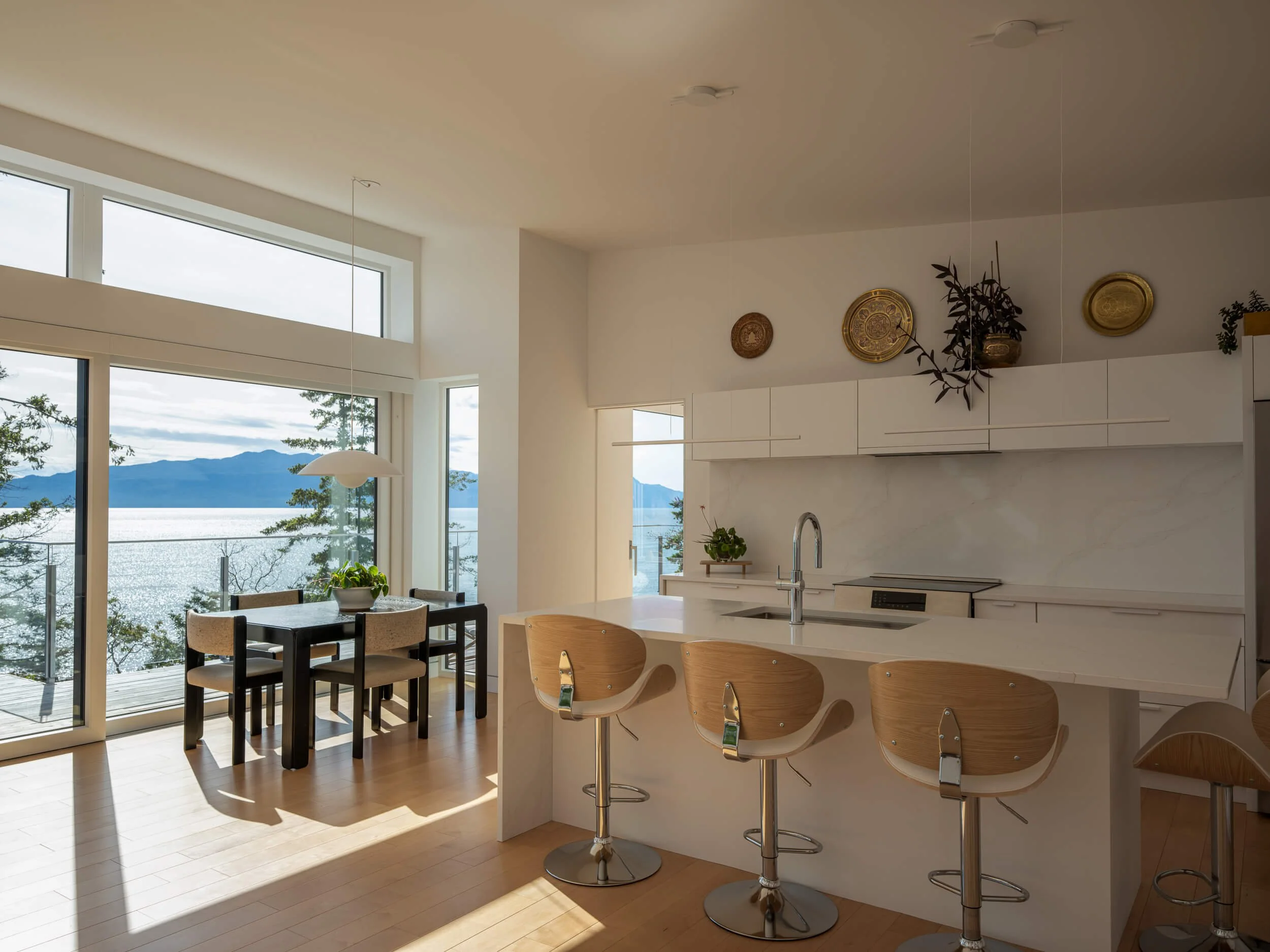 oles-cove-halfmoon-bay-kitchen-dining-ocean-view-architectural-photographer-matt-anthony.jpg