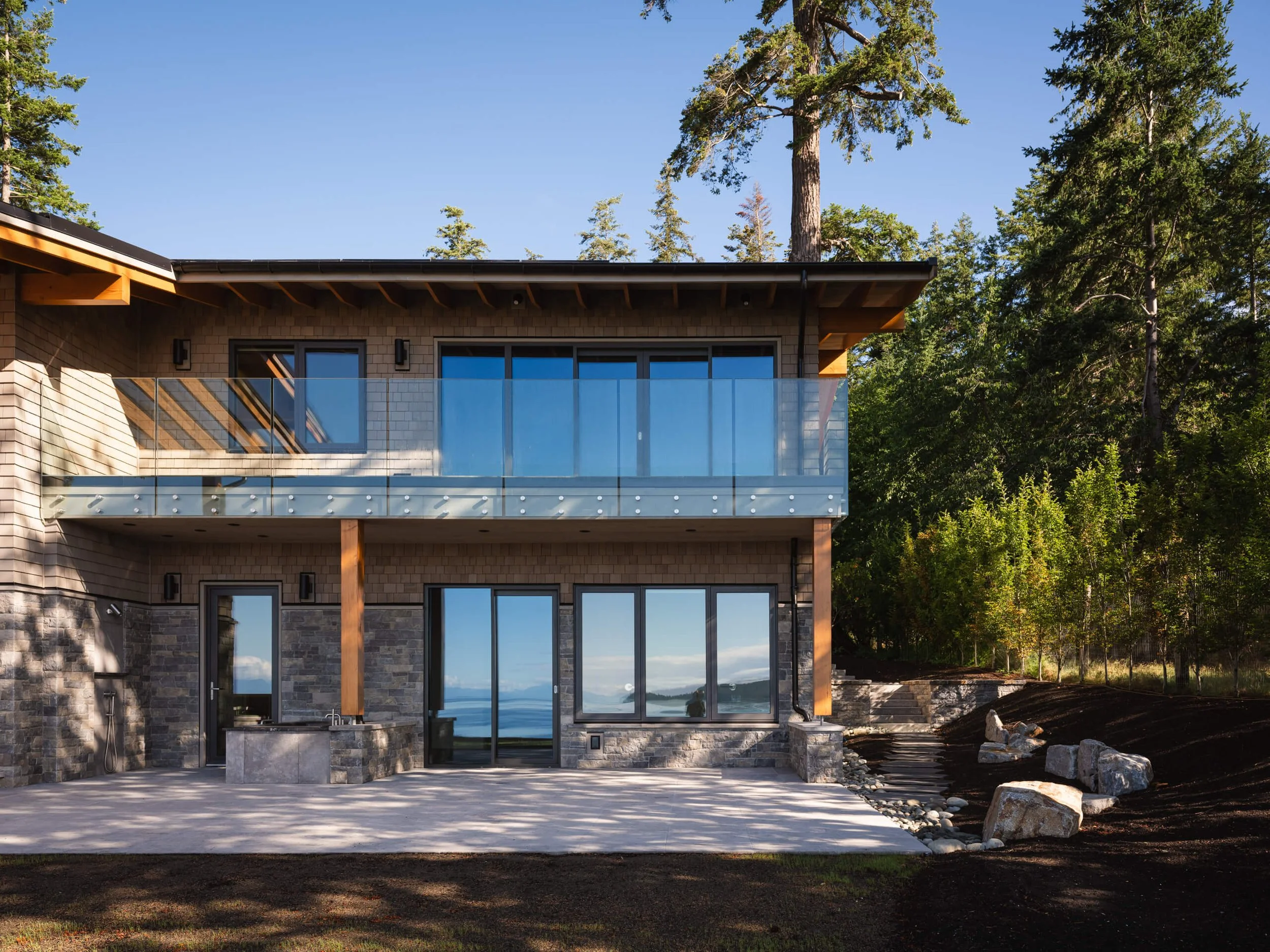 desolation-sound-residence-rear-elevation-glass-balcony-architectural-photographer-matt-anthony.jpg