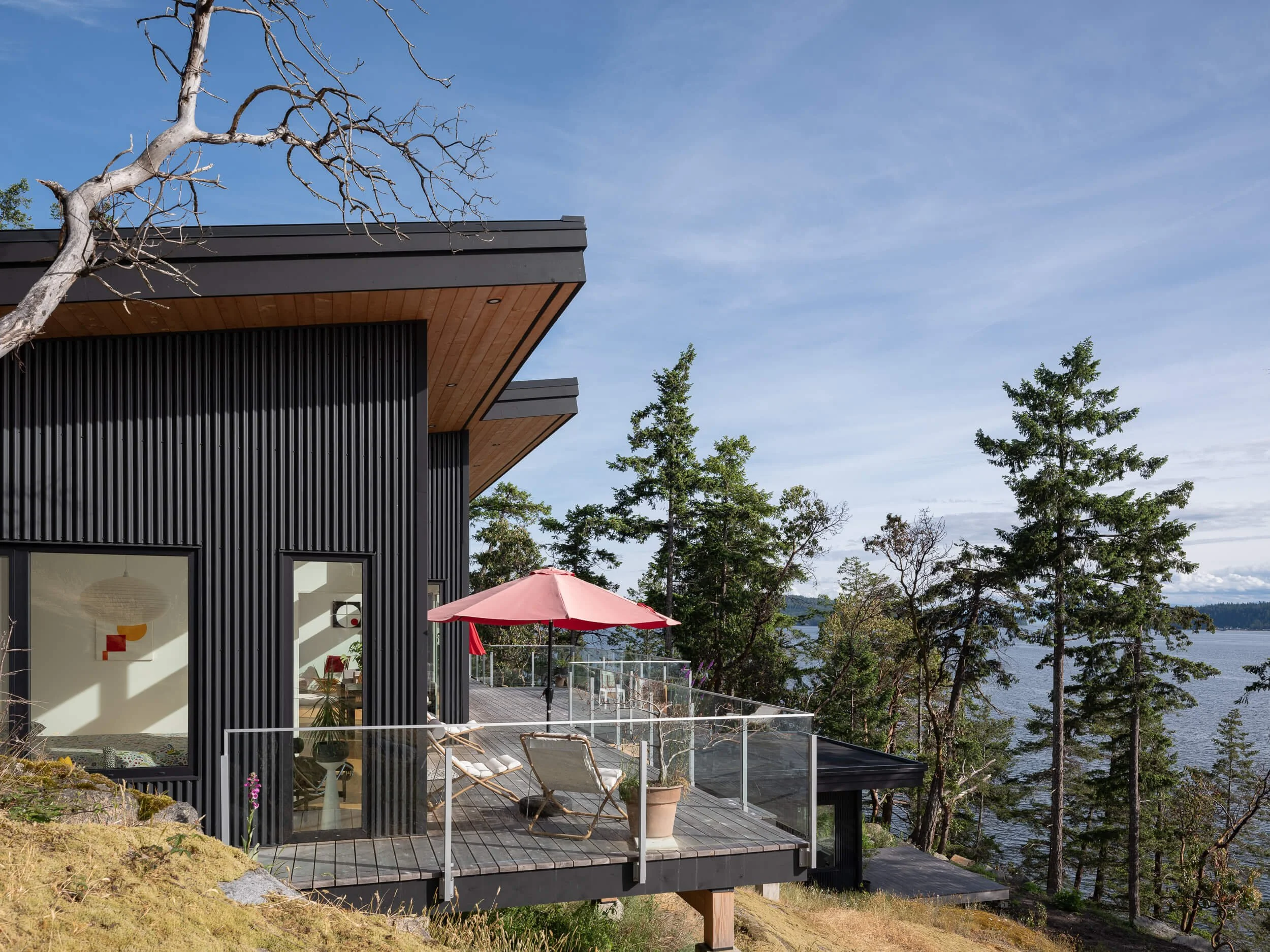 oles-cove-halfmoon-bay-cedar-deck-red-umbrella-architectural-photographer-matt-anthony.jpg