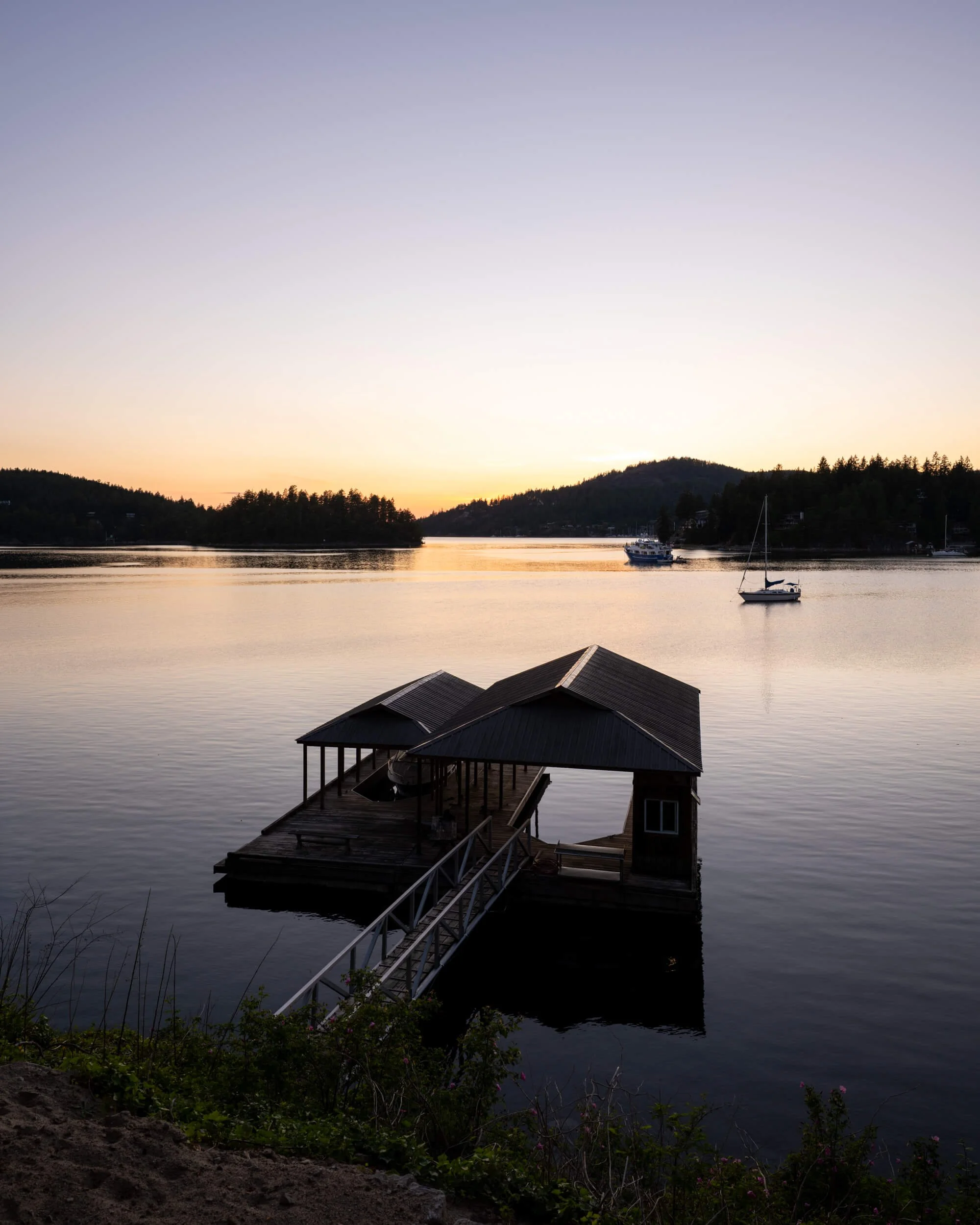 johnstone-road-madeira-park-twilight-over-the-bay-boathouse-architectural-photographer-matt-anthony.jpg
