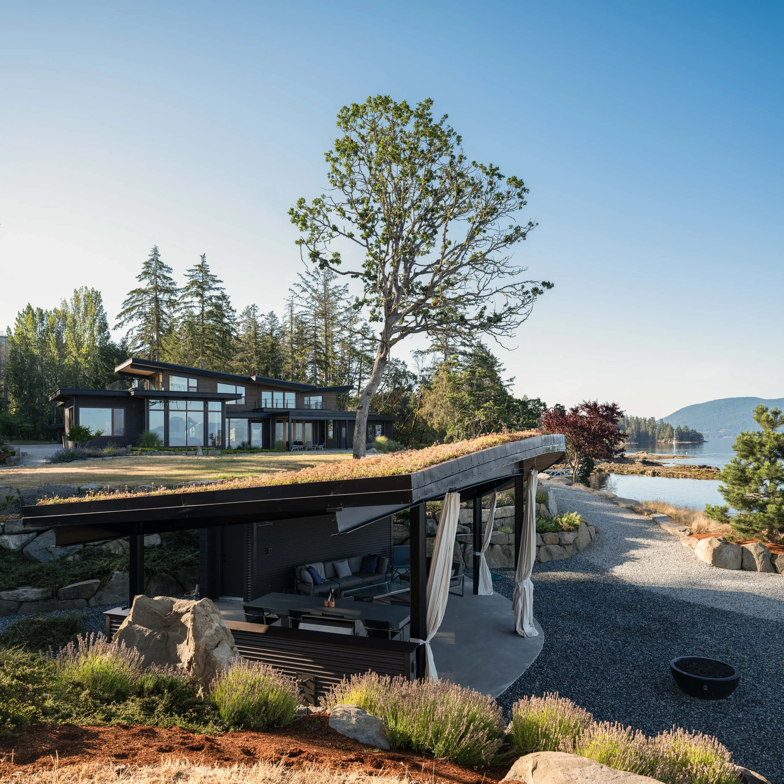 salt-spring-island-residence-green-roof-pavilion-and-the-shore-architectural-photographer-matt-anthony.jpg
