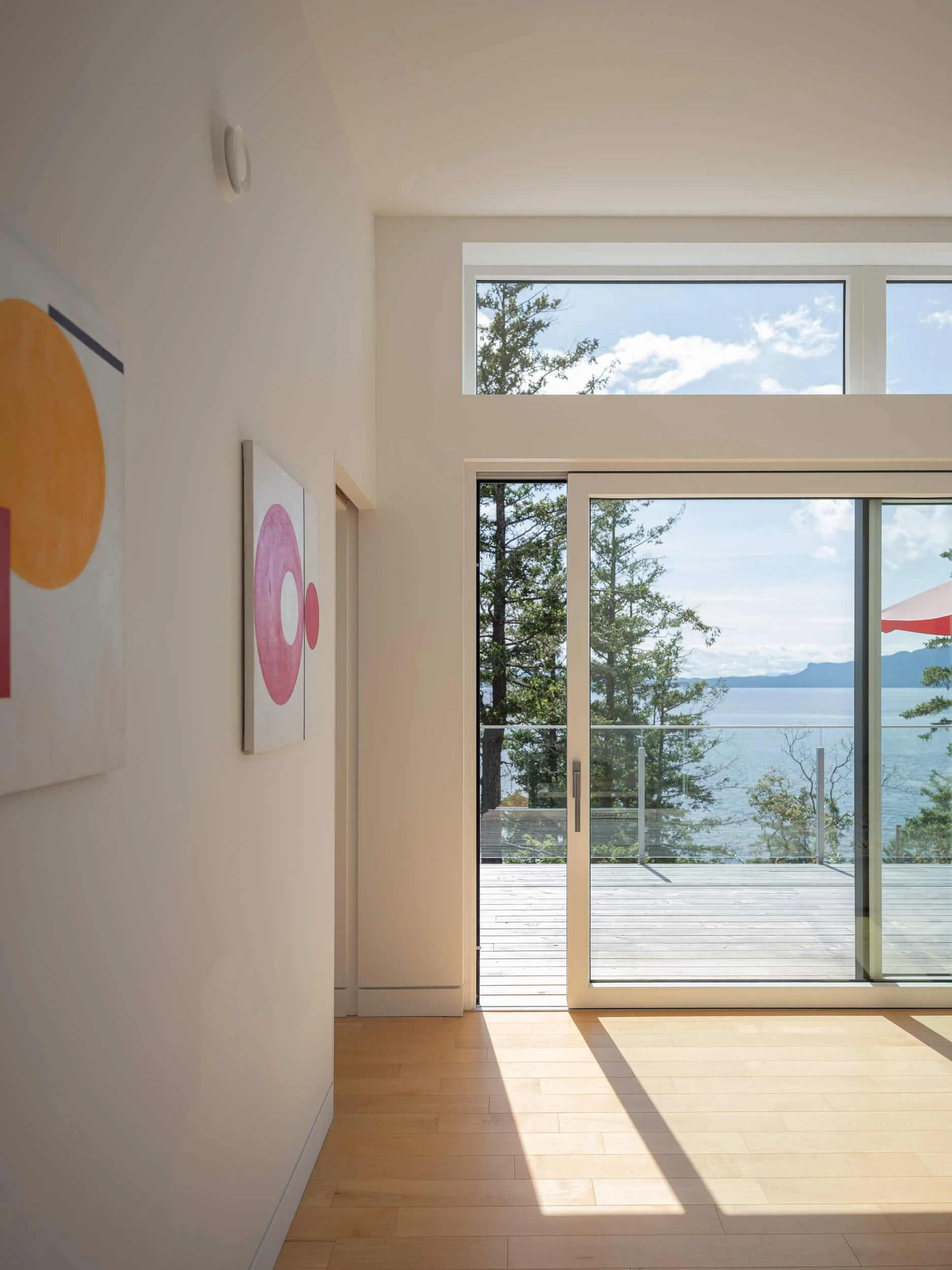 oles-cove-halfmoon-bay-hallway-to-the-ocean-deck-architectural-photographer-matt-anthony.jpg