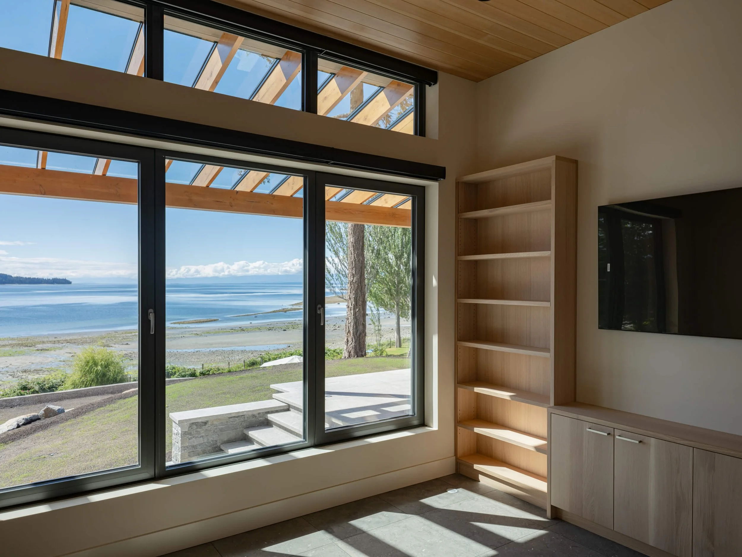 desolation-sound-residence-window-wall-to-the-tidal-flats-architectural-photographer-matt-anthony.jpg