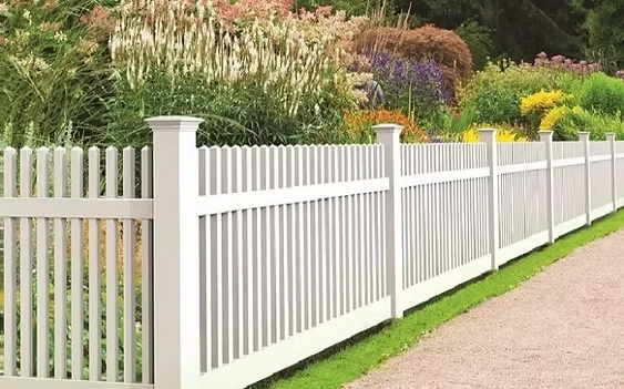 Select Series V200 vinyl picket fence with wide top rail and evenly spaced pickets in Bergen County, NJ