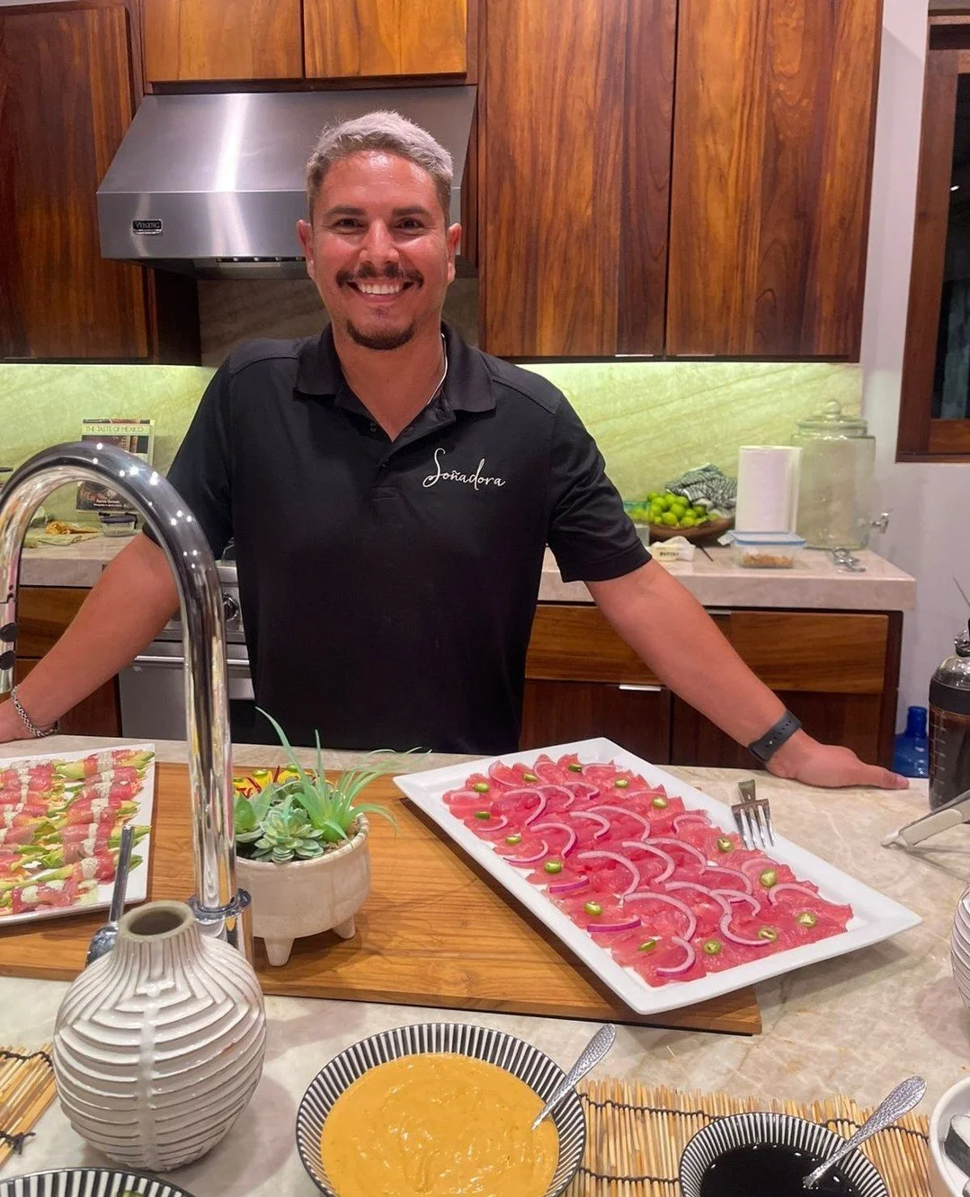 Feast your eyes on this sushi spread, expertly crafted with the help of our talented sous chef Cristian! 🍣✨ ⁠
⁠
#SushiGoals #CulinaryMagic #FoodieHeaven