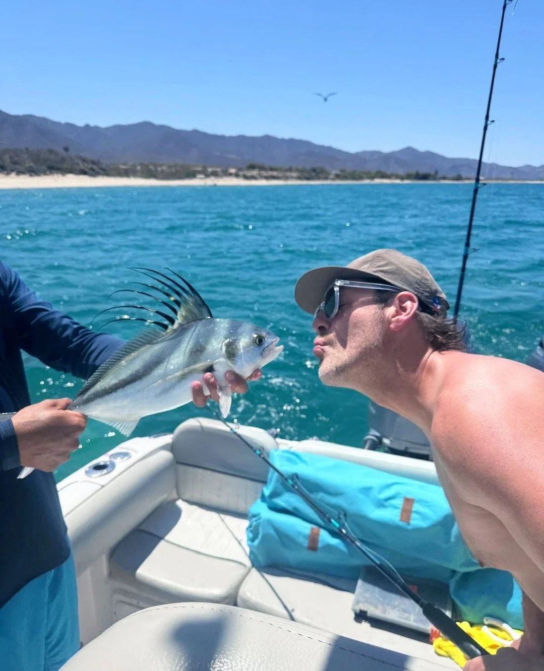 Roses are red, the ocean is blue, I kissed a roosterfish&hellip; and you would too.⁠
 💋🐟🌊 ⁠
⁠
#CatchAndKiss #ReelLove #ValentinesInBaja #RoosterfishRomance #FinTine #SonadoraMoments #LoveAtFirstBite