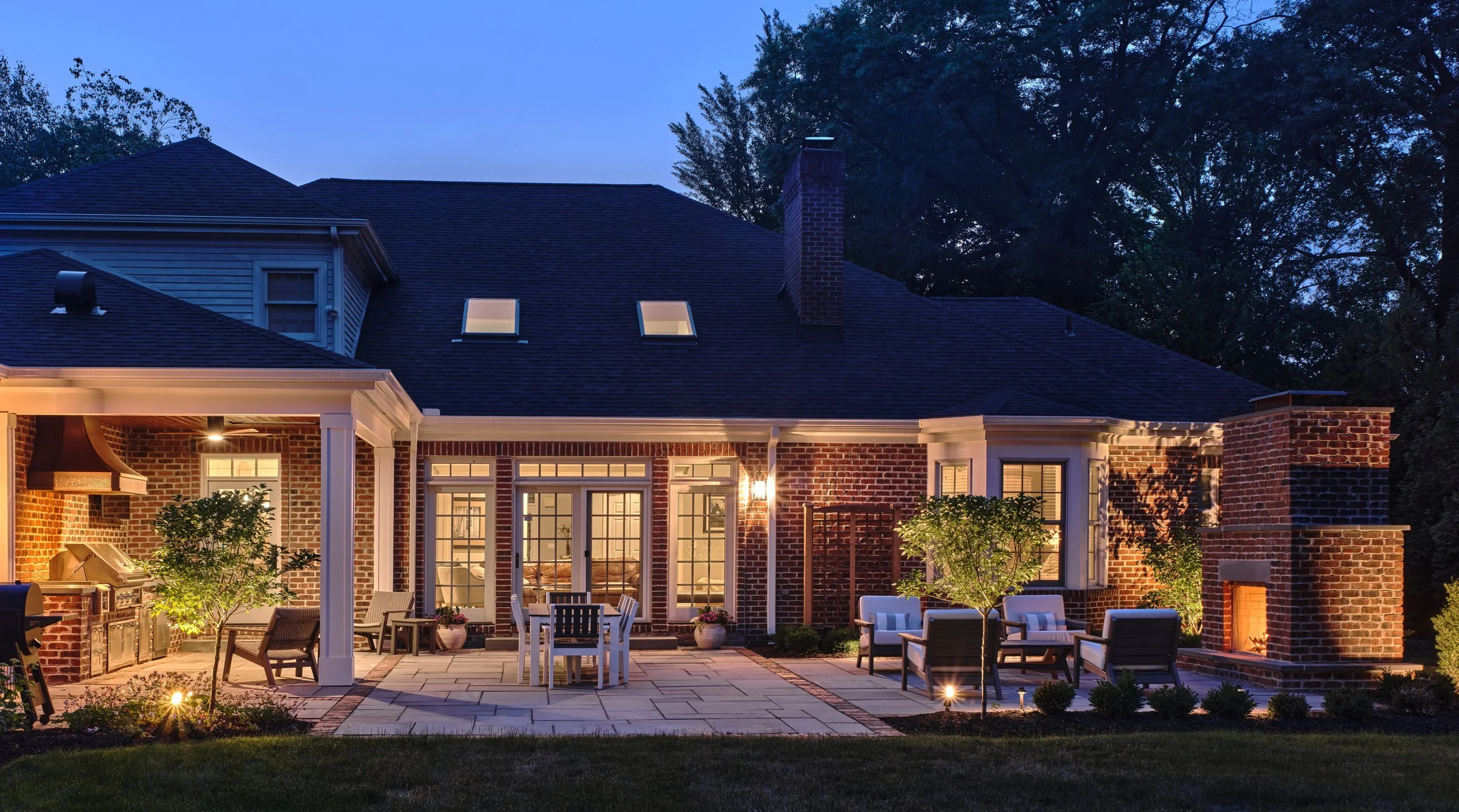 Outdoor lighting and patios in Pittsburgh, PA
