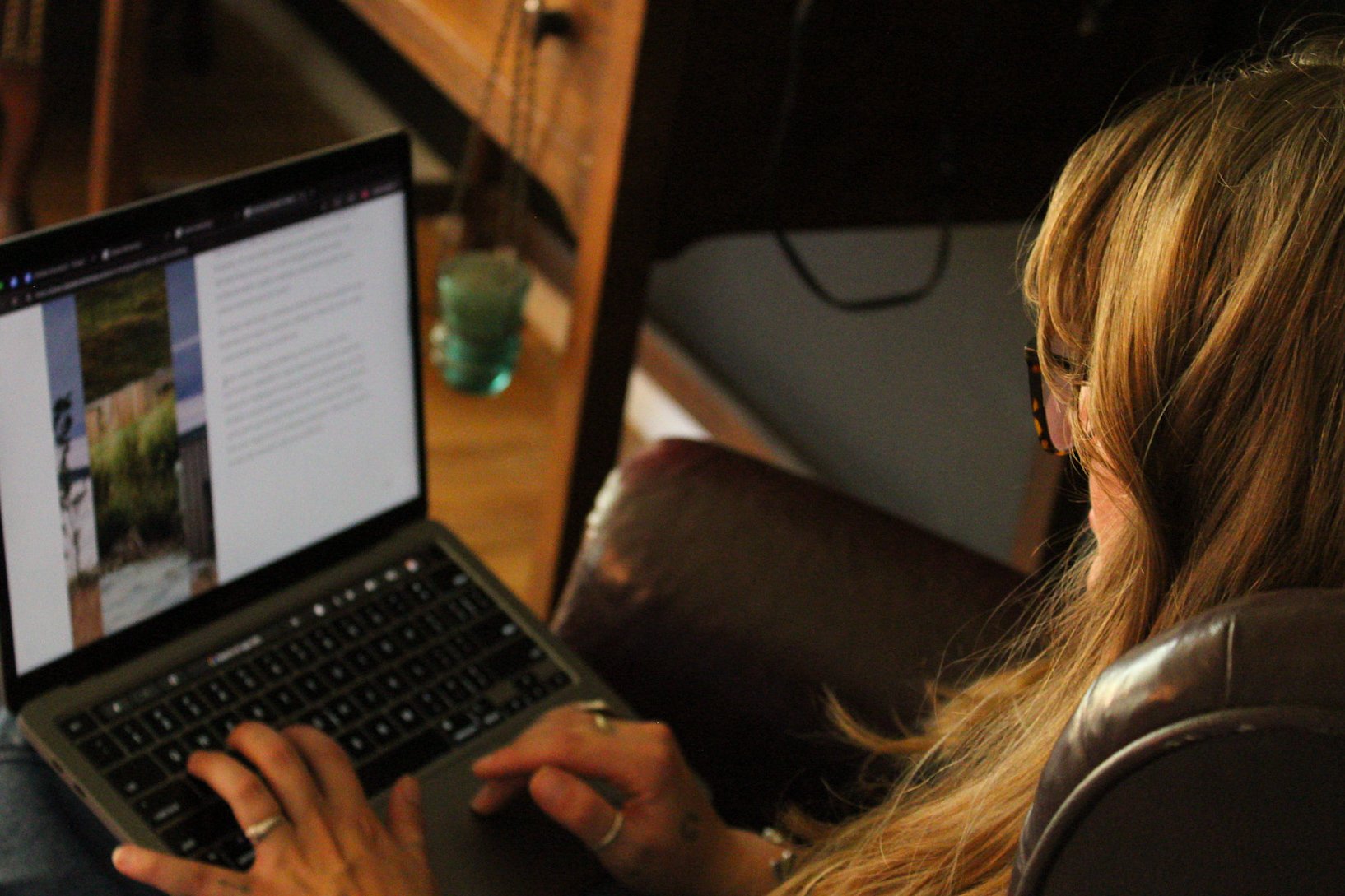 Product writing. Service writing. Copywriting for products. Copywriting for services. Description content writing.