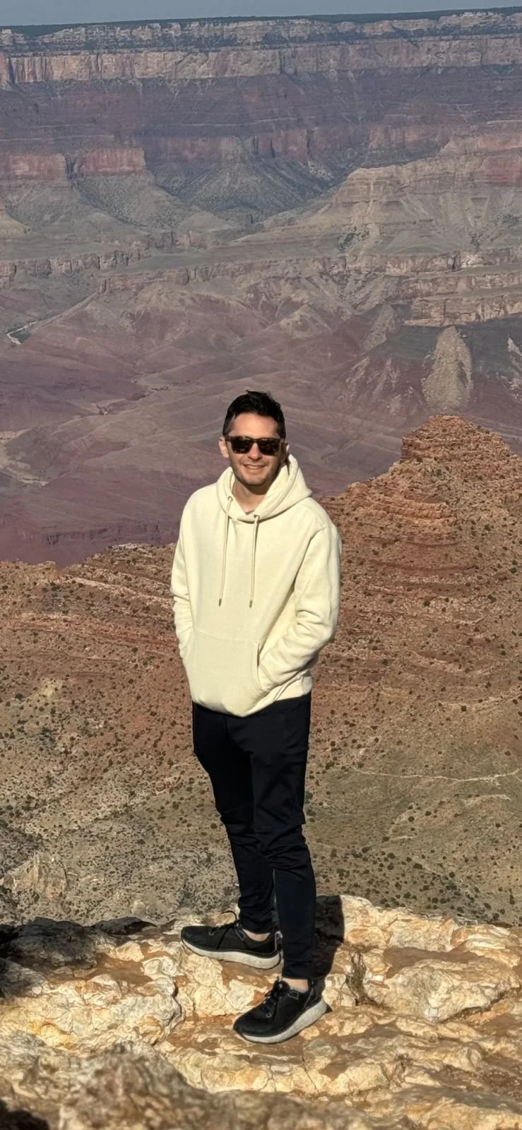 Un Día en la Vida del Dr. Guillermo "Memo" Trujillo: El Arte de Equilibrar Familia, Profesión y Emprendimiento