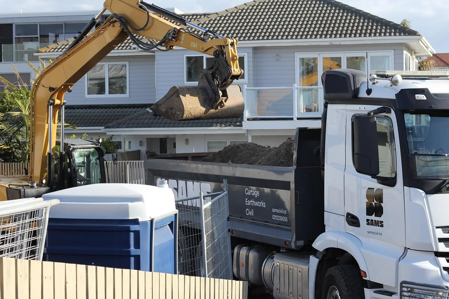 Site works underway today for @monohomes_ 

@samscivil #samscivil #taurangadrainage #taurangaearthworks #taurangacivil