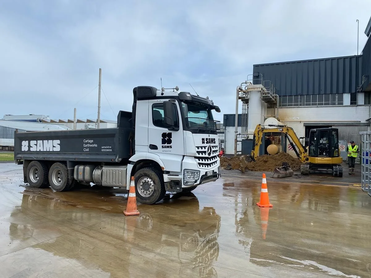 The team busy on the tools sorting out a water main leak due to some old pipe that wasn&rsquo;t working as it should 🧰 🦺

@samscivil #samscivil #samscivilanddrainage #samscivilnz #taurangadrainage #taurangaearthworks