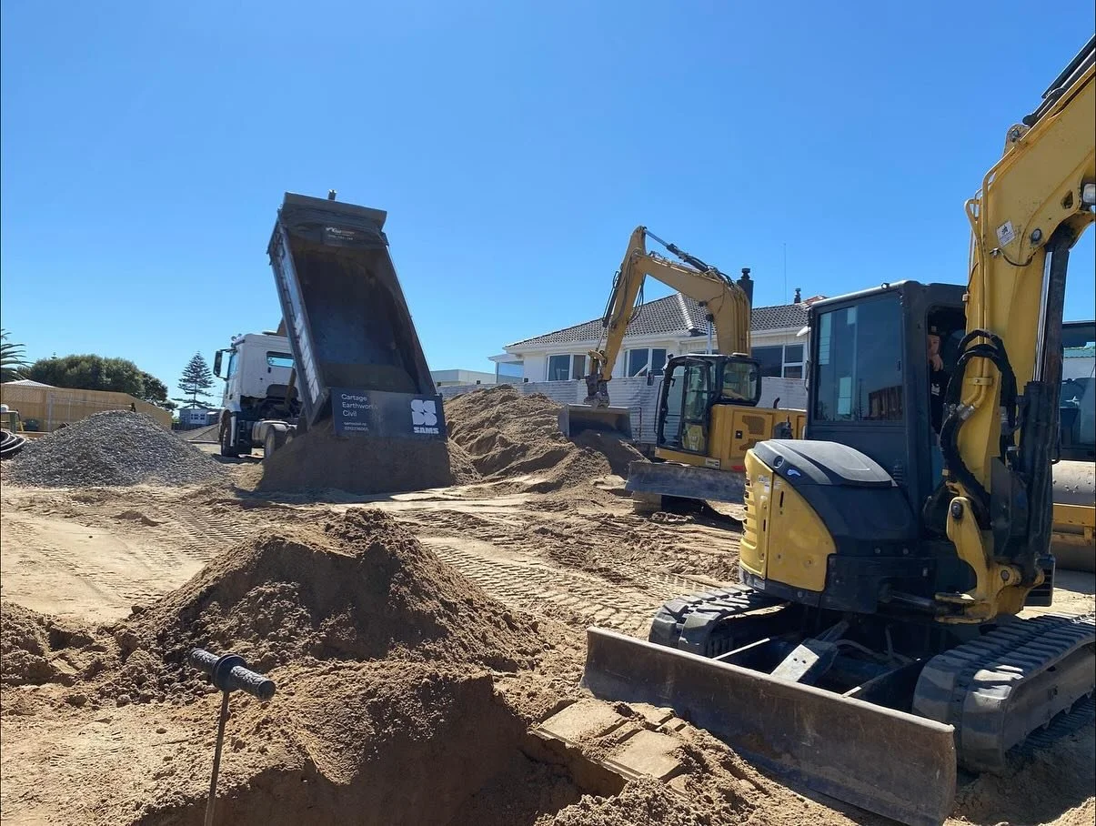 Oceanview site buzzing! Lucky with some glorious sunny days to get this primo site in shape 🧹

@samscivil #samscivil #samscivilanddrainage #taurangaearthworks #taurangadrainage