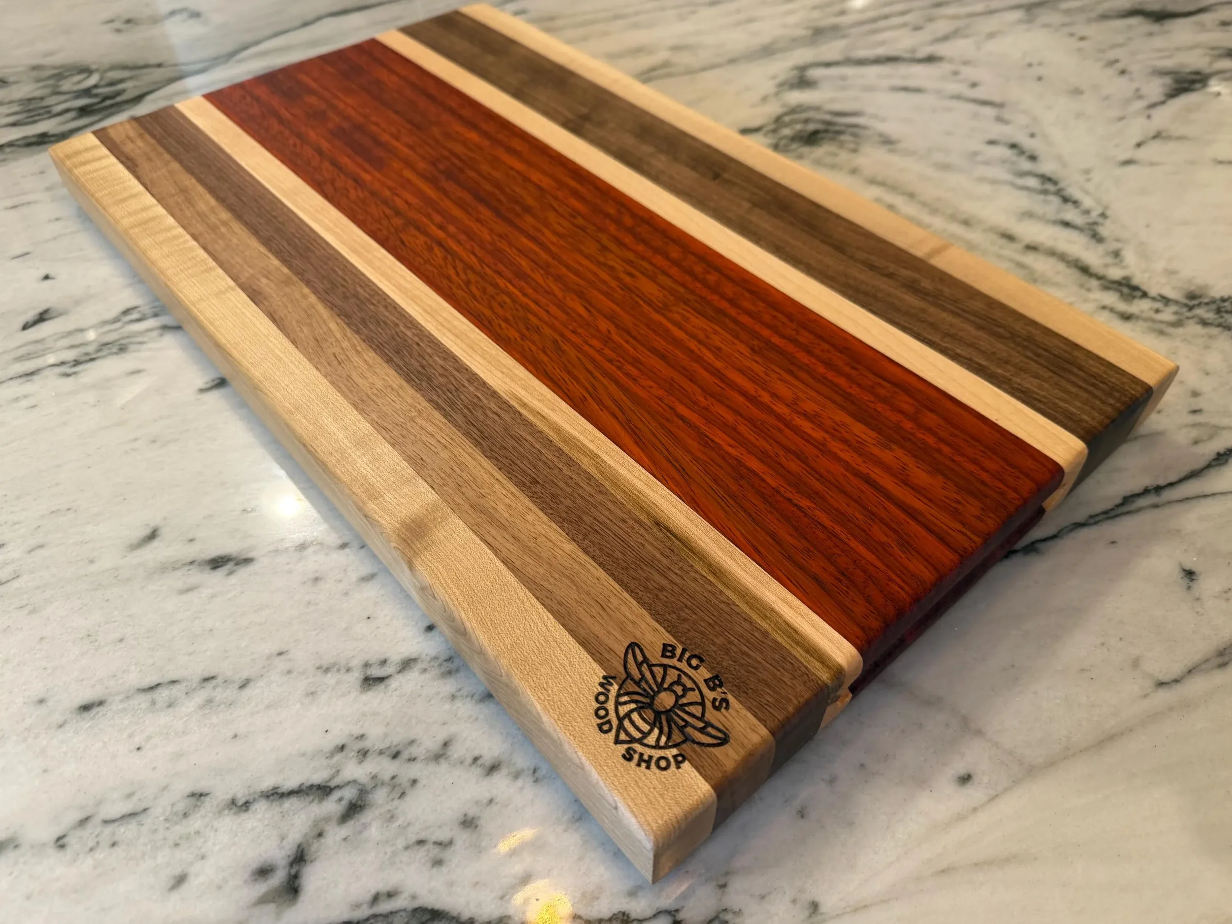 The Eyecatcher Cutting Board