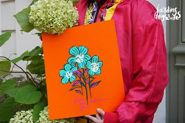 Nous ne sommes pas diff&eacute;rents des fleurs.
Nous sommes aussi des fleurs. 

Jardins Migratoires 

&mdash;&mdash;-

No somos una especie distinta de las flores.
Tambi&eacute;n somos flores.

Jardines Migratorios.

Photo 1: &copy;️@francesca.avanz