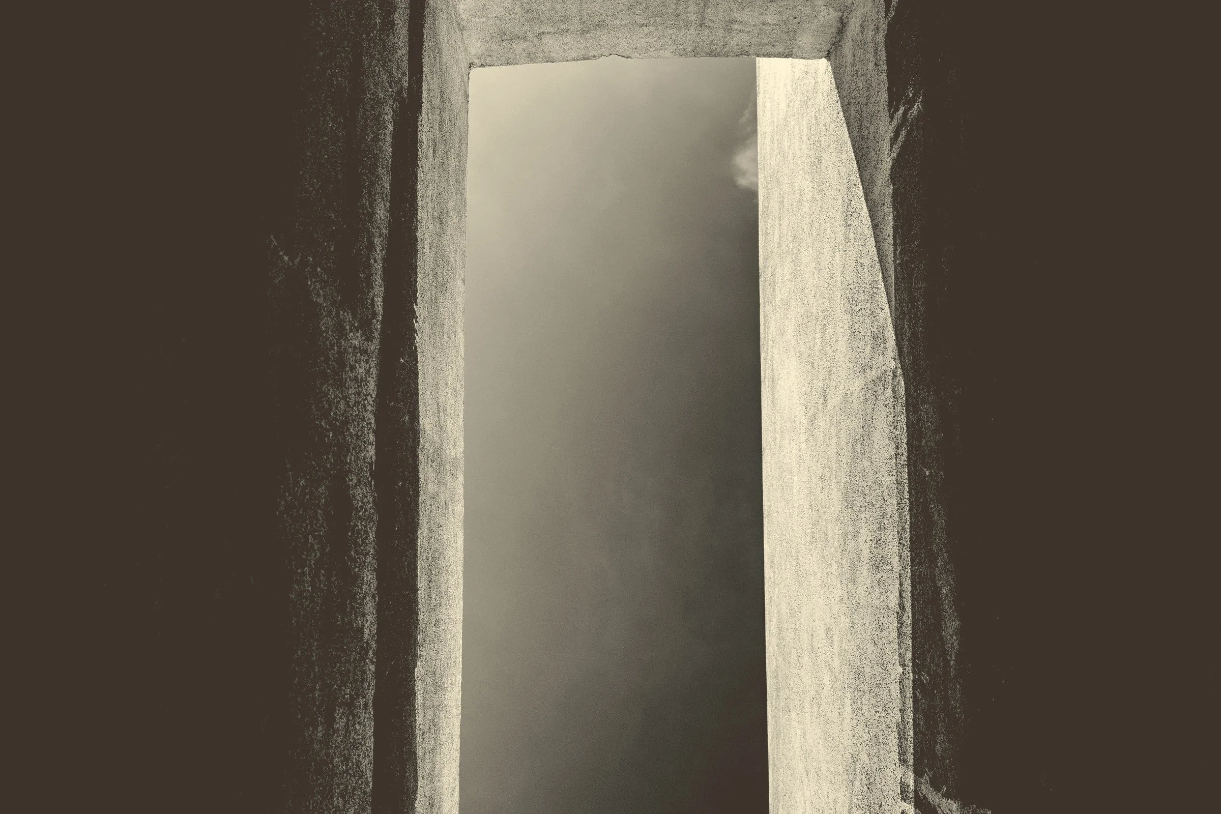 Understanding the Avoidant and Insecure Attachment Dynamic in Relationships