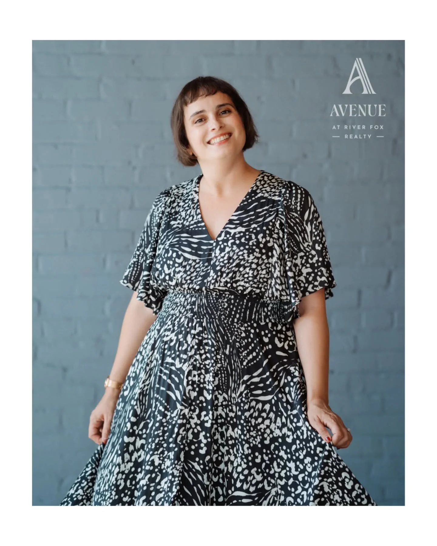 Get to know Anousheh Khalili from the Avenue at River Fox Realty team &mdash; and a few of the things she loves to do when she&rsquo;s not out helping clients buy and sell homes. ➡️

@avenue_riverfox

Photo by: @windettphoto