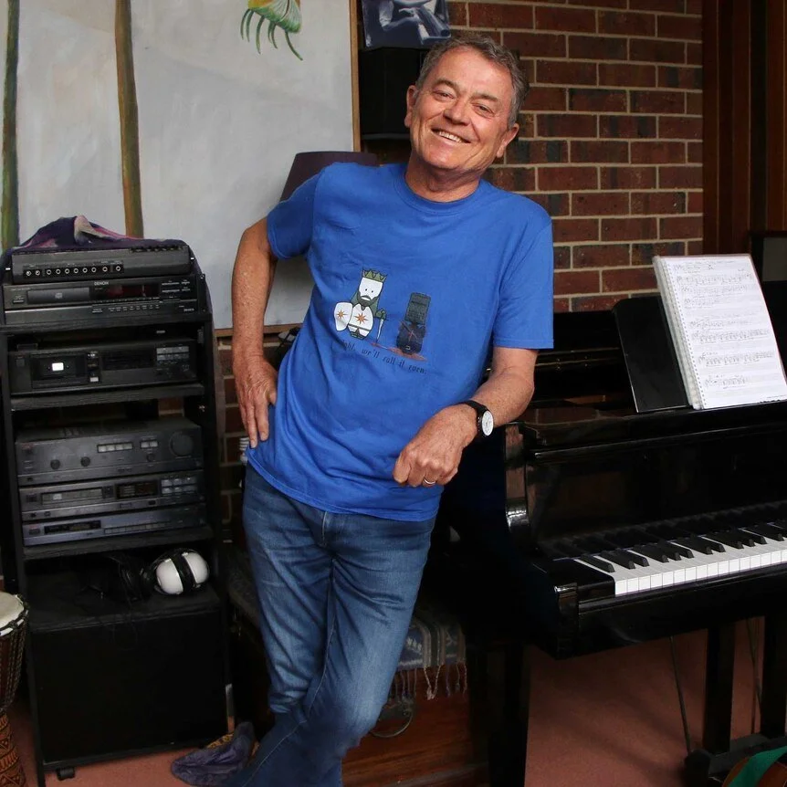 Program: The Sammy J 'Rule of Three':  What is Peter Combe seeing, hearing and tasting?