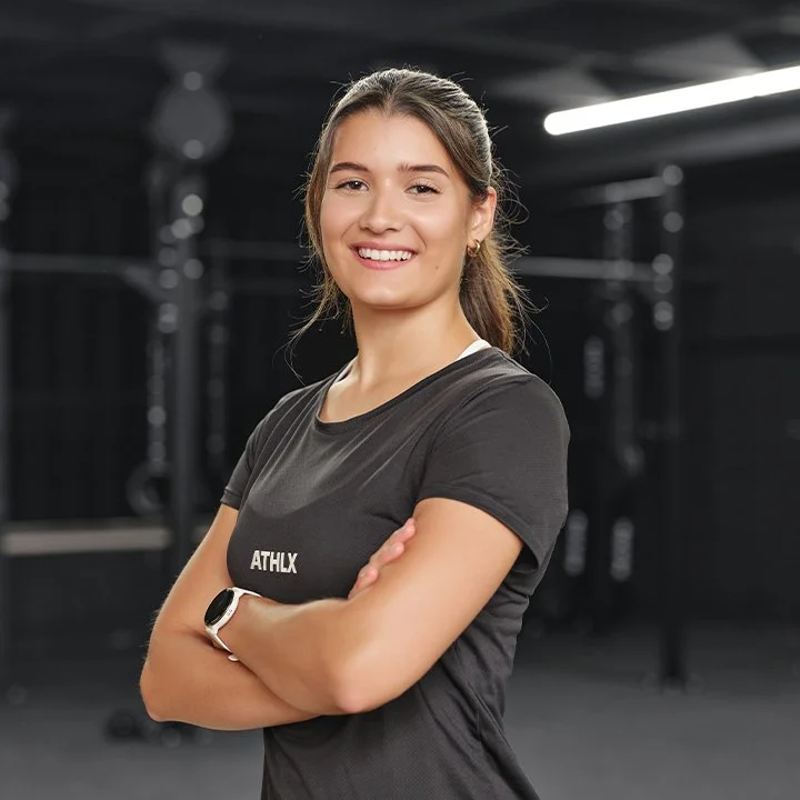 Justine, entraîneur de cours de groupe chez ATHLX