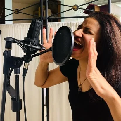 Pascale_studio_mic.jpg