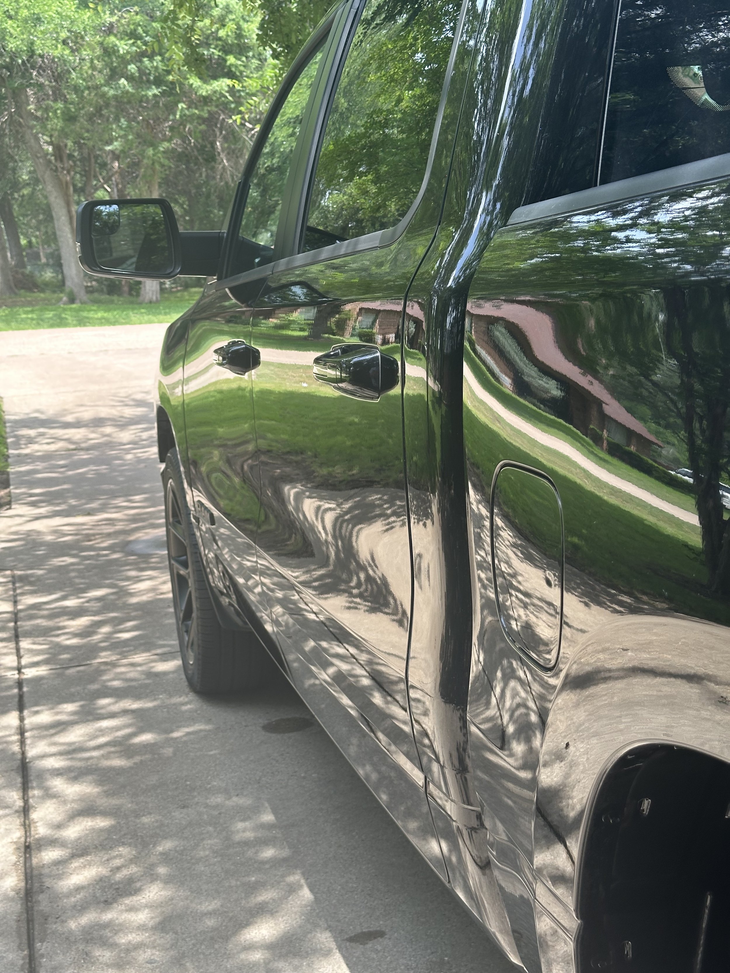 Freshly waxed truck after mobile detailing in Midlothian TX