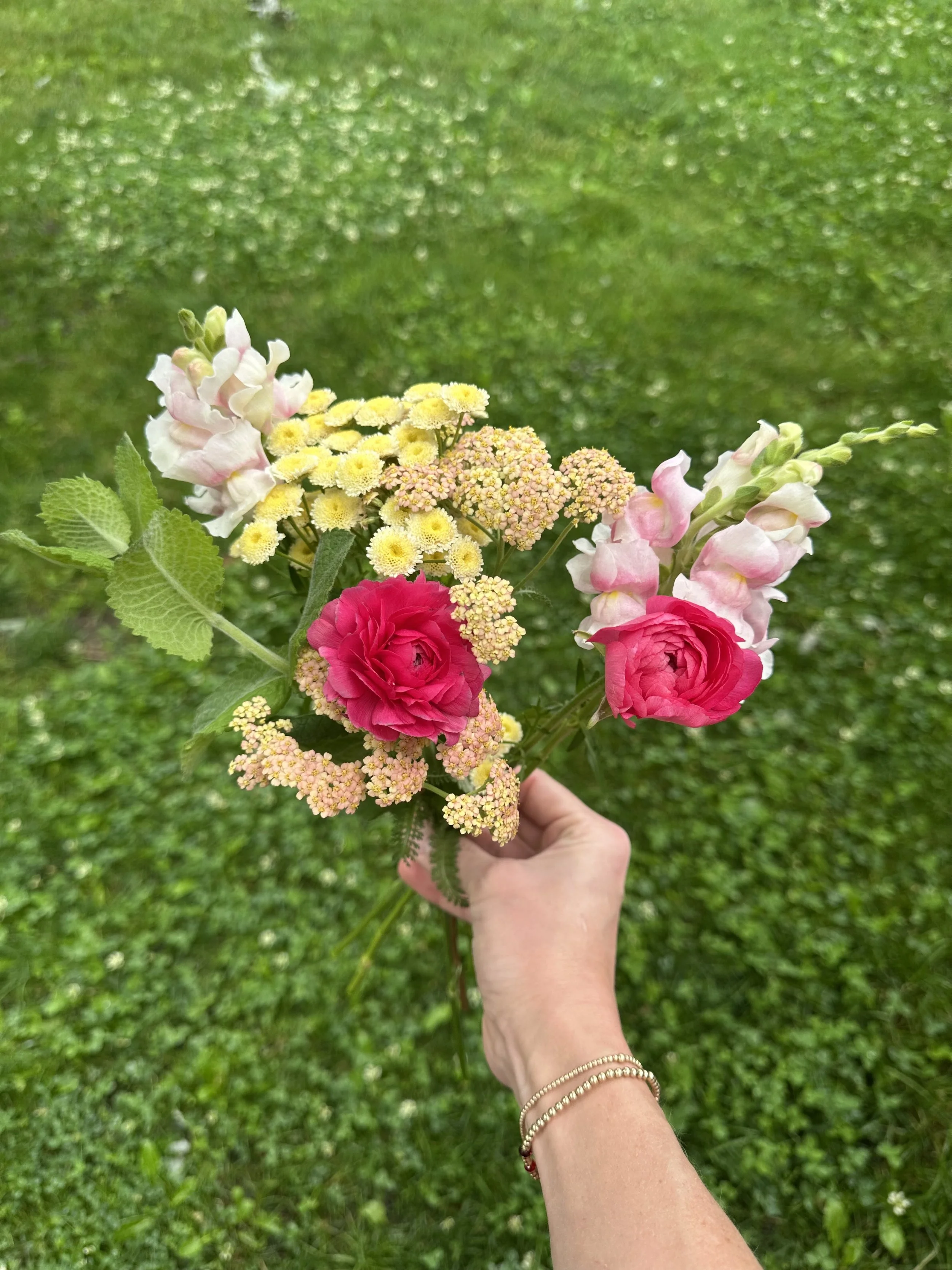 Petite Bouquet #1.jpg