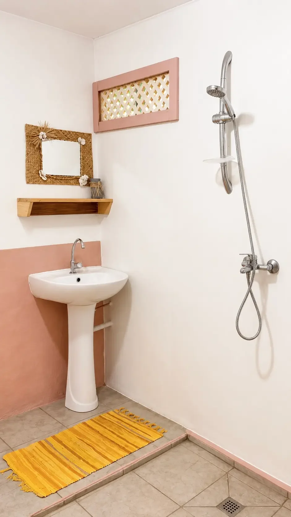 One clean and comfortable bathroom in the dormitory at Kura Ora Guest House in Rangiroa