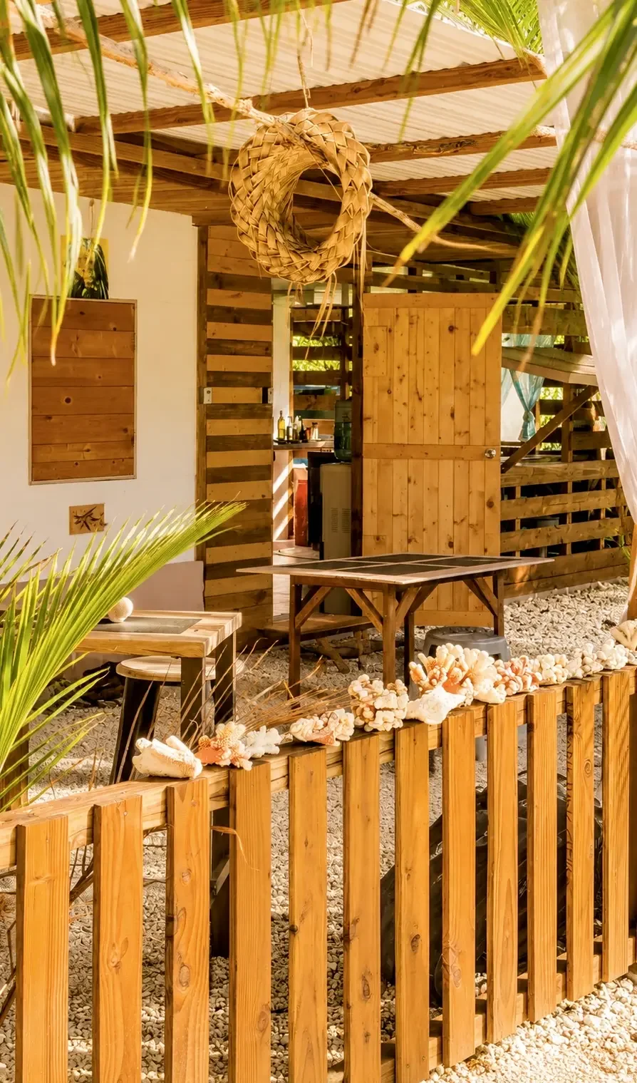 A bright and cozy lounge in Rangiroa