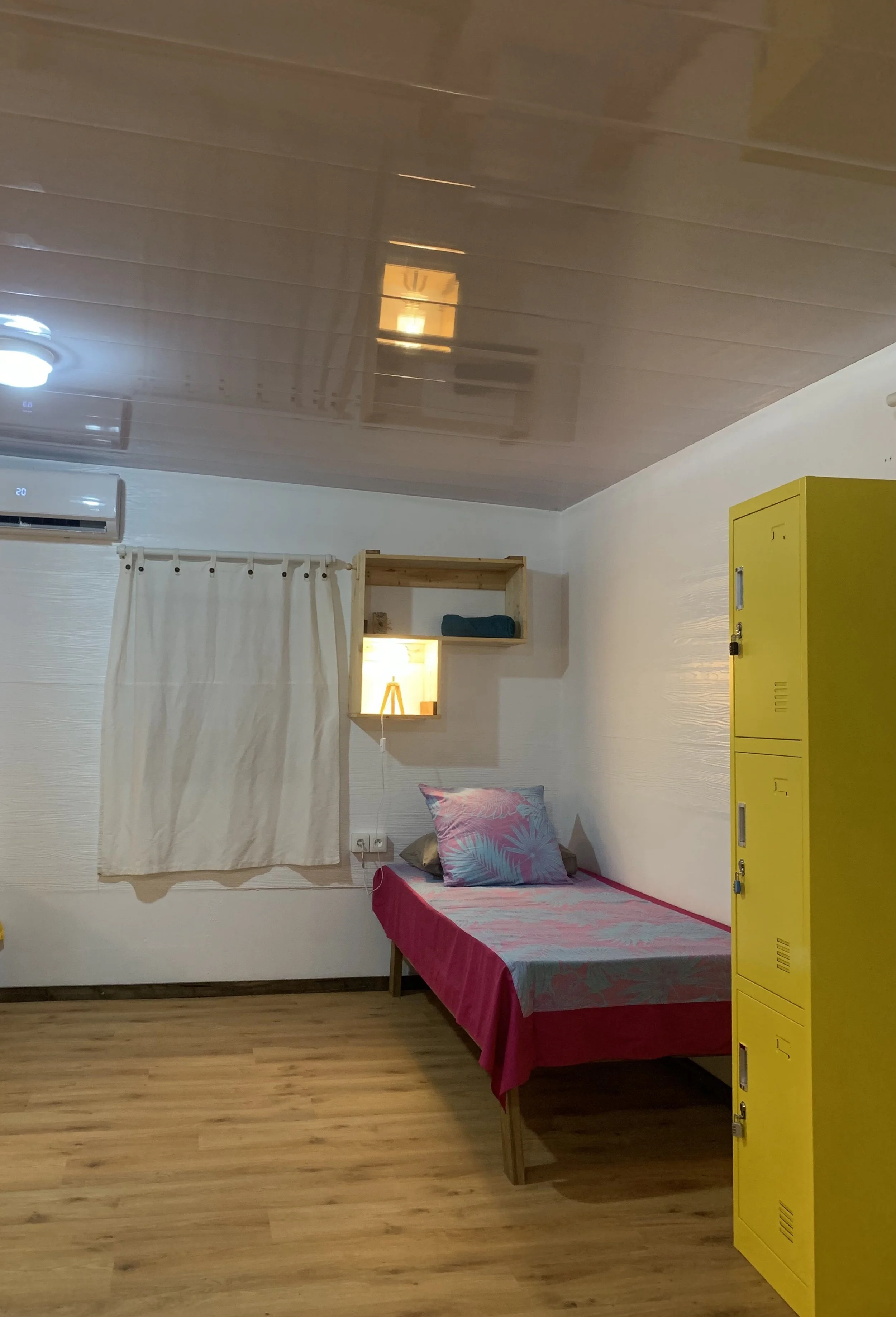 air-conditioned-dorm-locker-rangiroa.jpeg