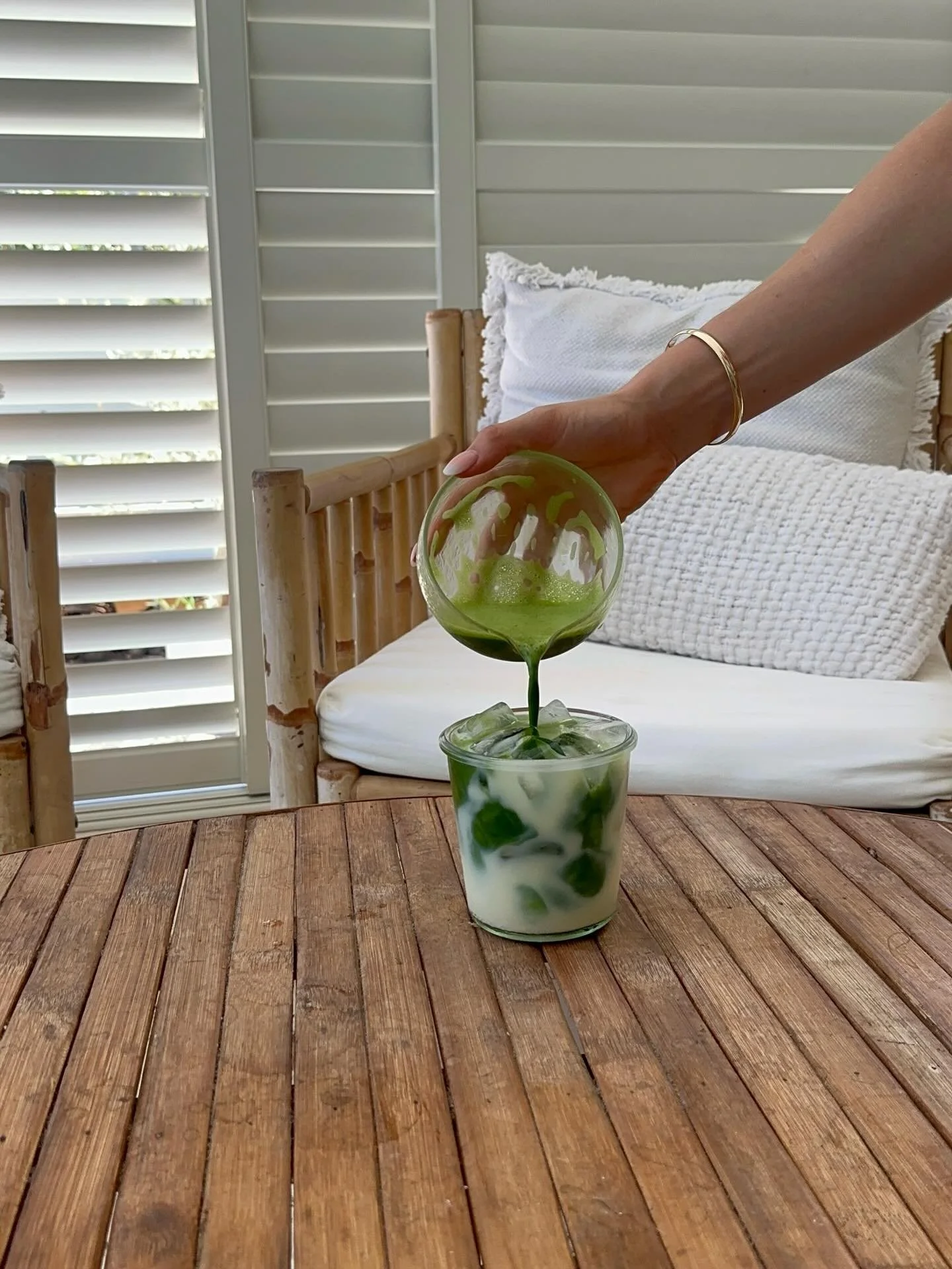 A moment for you. 

#matcha #matchalatte #matchapour #rituals #ritual #selfcare #organic #ceremonial #smallbusiness #smallbusinessowner #femalefounders #creatingthelifeyouwant