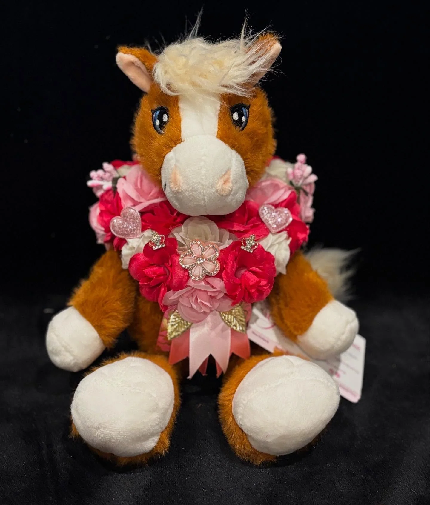Palomino Ponies 

A mix of pinks and white flowers🌷
Featuring gold and pink embellishments 💍

*𝘙𝘦𝘴𝘦𝘳𝘷𝘦𝘥 𝘧𝘰𝘳 𝘢𝘯 𝘦𝘷𝘦𝘯𝘵 𝘣𝘶𝘵 𝘤𝘢𝘯 𝘣𝘦 𝘮𝘢𝘥𝘦 𝘵𝘰 𝘰𝘳𝘥𝘦𝘳*

Available to order at our introductory price of $30 

#newproduct
