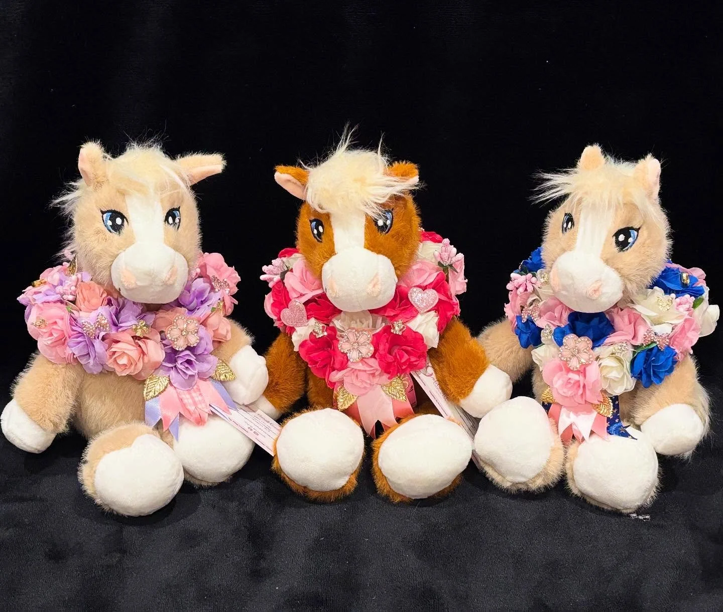 Our brand new range of PALOMINO PONIES 🎀

This new product range is available to order with the mini garlands made in your requested colours 💐

They are so CUTE ⭐️💛🎀

Ponies available are CREAM (pictured), DARK PALOMINO (pictured) &amp; TAFFY