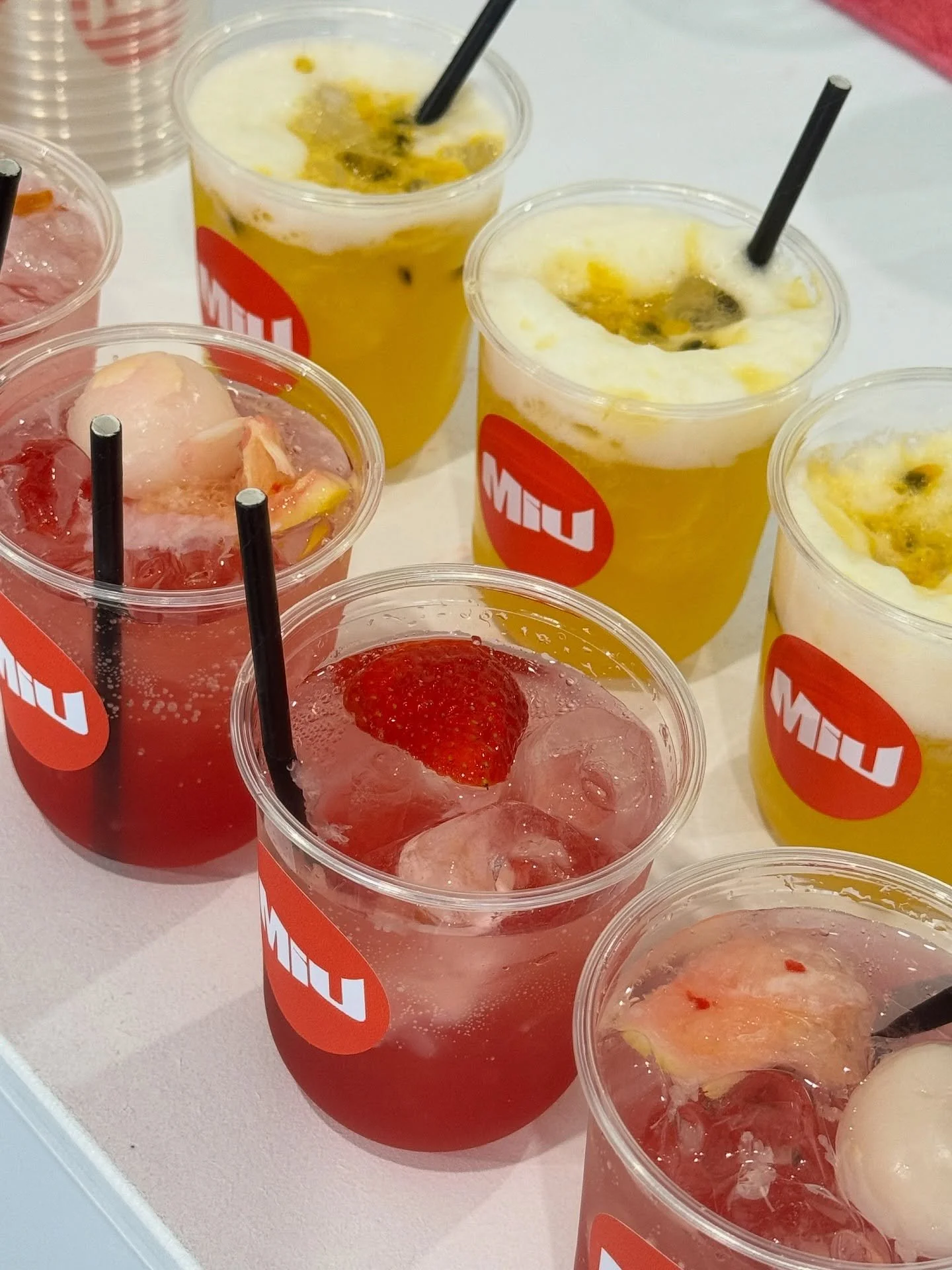 Two moods. One sip.
 MIU Australia&rsquo;s most premium service 🍊

#sydney #mocktail #australia #mixitup #trending #mobilebar