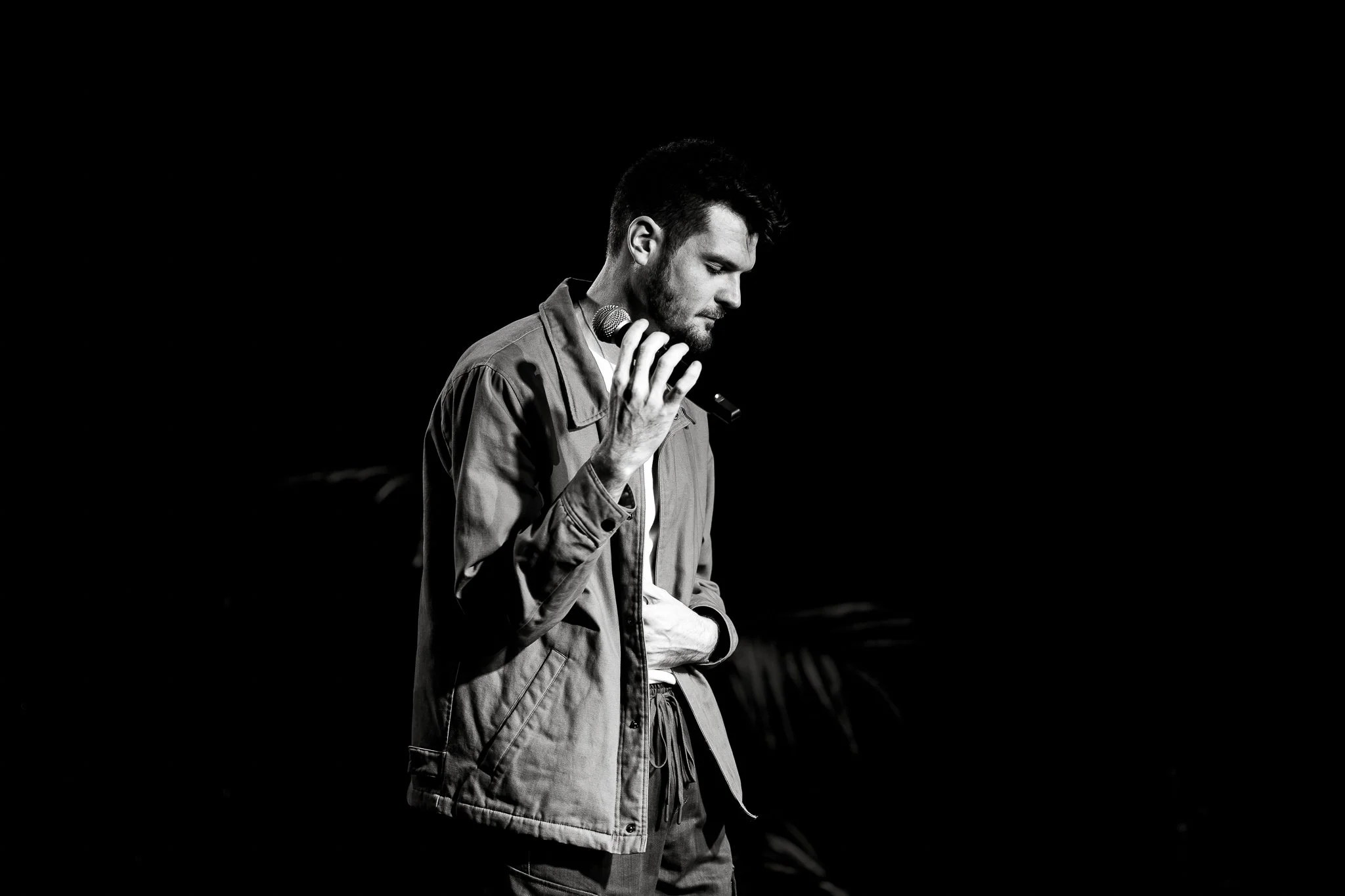 Performance Studios singing student Ian Daniel Long performs "The Great Divide" by Noah Kahan.