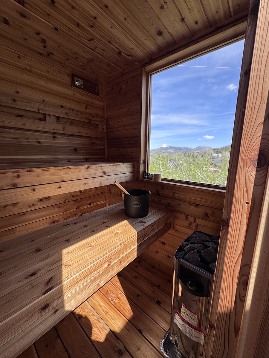BackDeckSauna3.jpg
