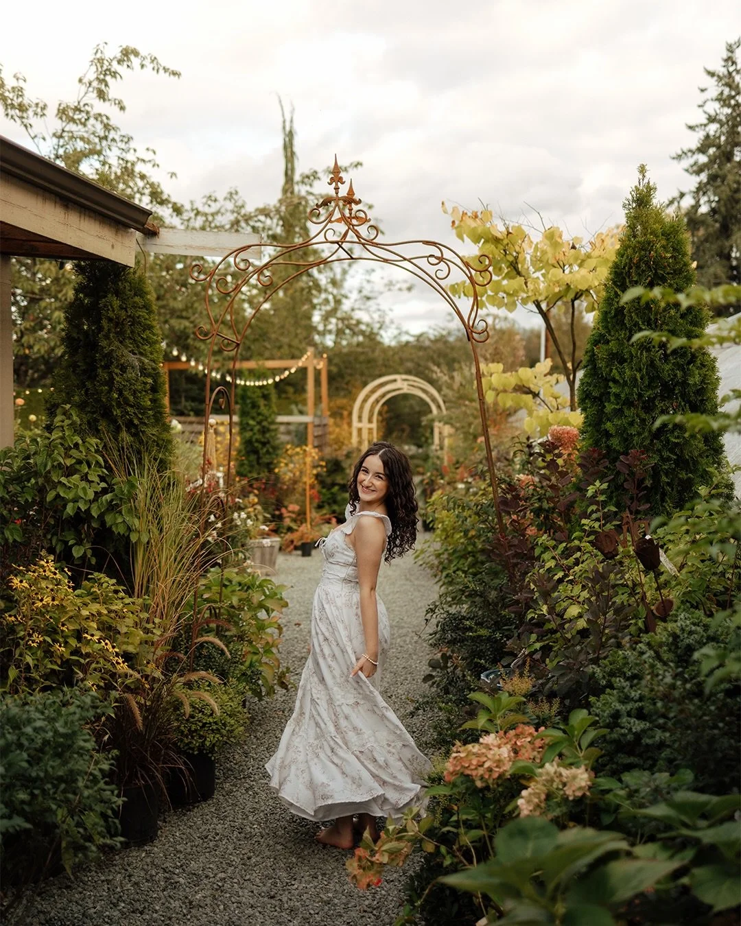 such a stunning summer throwback with my curly hair queen @el4.t !!!! 🪴🌞🌺🌿🍭
-
-
-
#seattlephotographer #classof2026 #seniorphotos #seniorpictures #seniorsunday