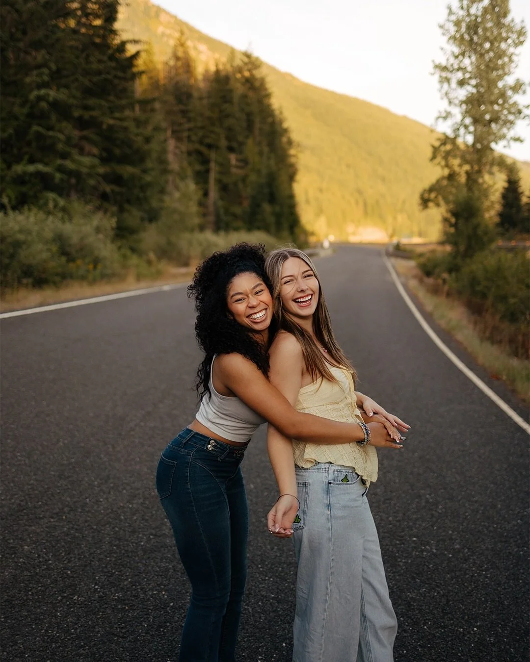 happy late senior sunday AND mother&rsquo;s day to my mothaaas @shaelajoyy and @sapphira.jay (&lsquo;: they gave birth to me!! 🍋⛰️🐛🐣🛣️
-
-
-
#seattlephotographer #classof2026 #seniorphotos #seniorpictures #seniorsunday