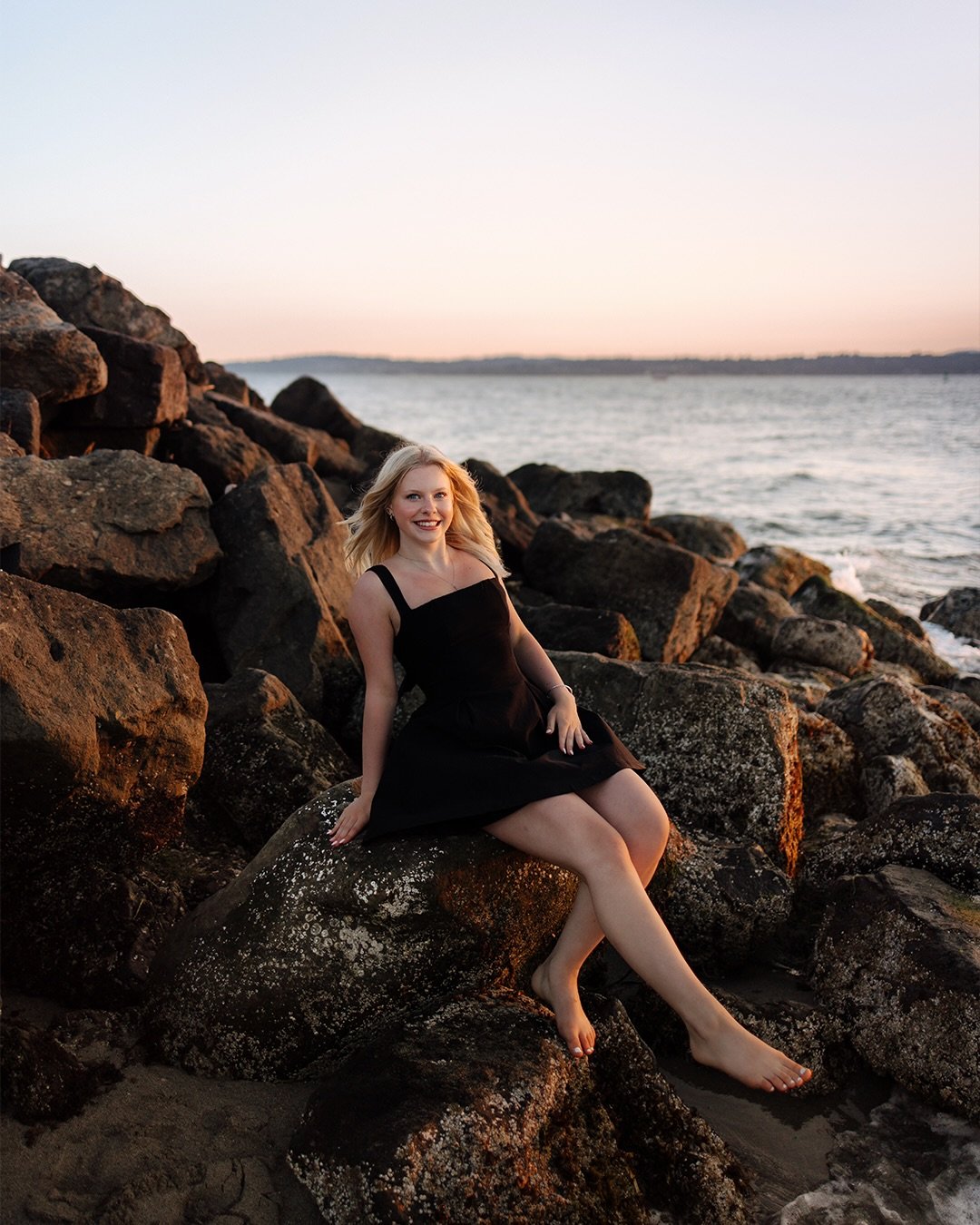 the beautiful stunning @nyla_krieble putting the SUN in my senior SUNday !!! 🐚⛵️🌊🌅🦀
-
-
-
#seattlephotographer #classof2026 #seniorphotos #seniorpictures #seniorsunday