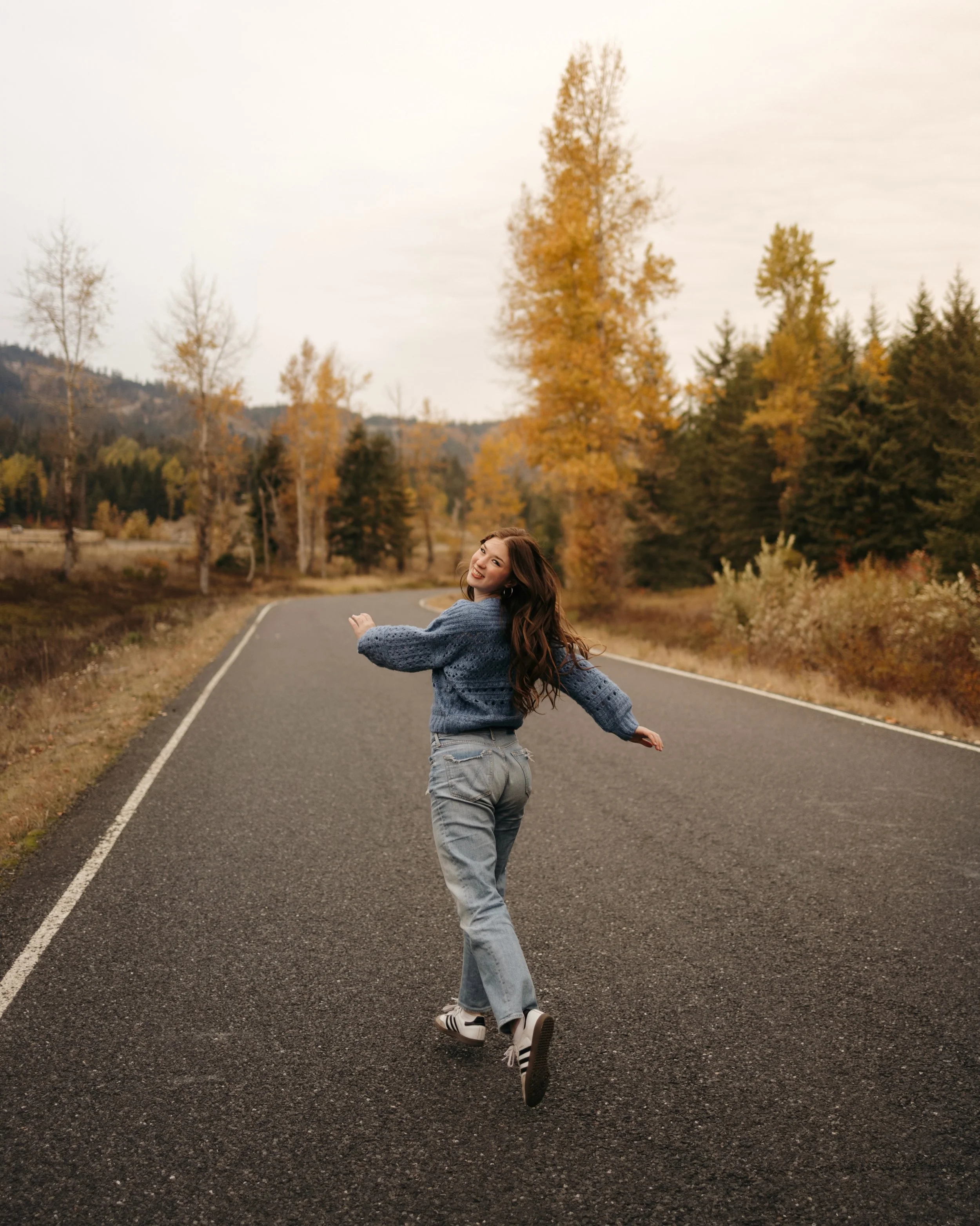 running into senior year!!!!!!!! this fall session with @siri.stout still has my heart!! 🛣️🌿🪅🍂✨