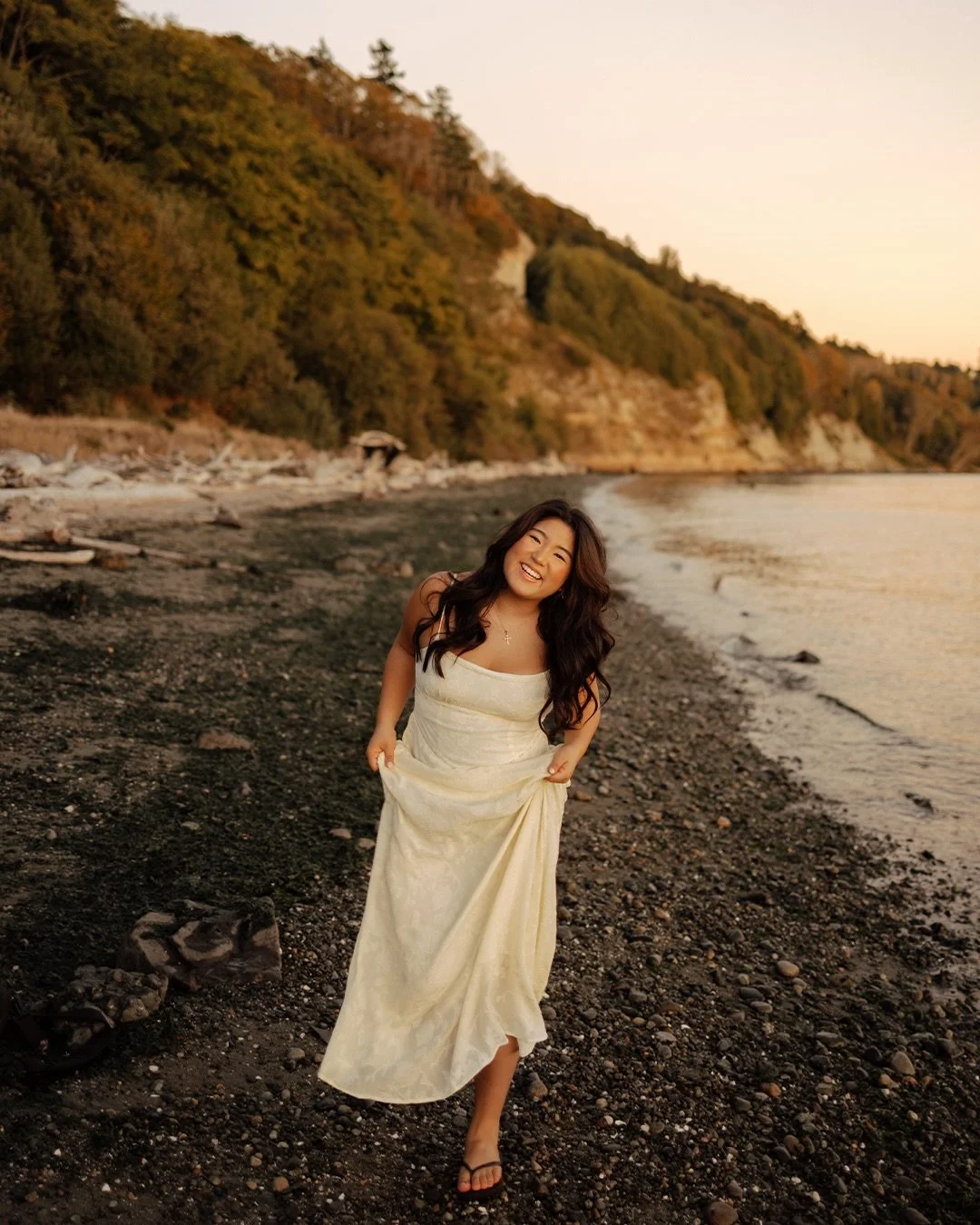Sooo many beachy shoots on the calendar this month, I CANT WAIT FOR THESE SUNSET COLORS!!!!! With my honey @junnah_kuo ! 🍯🐚🌅🪸🏖️