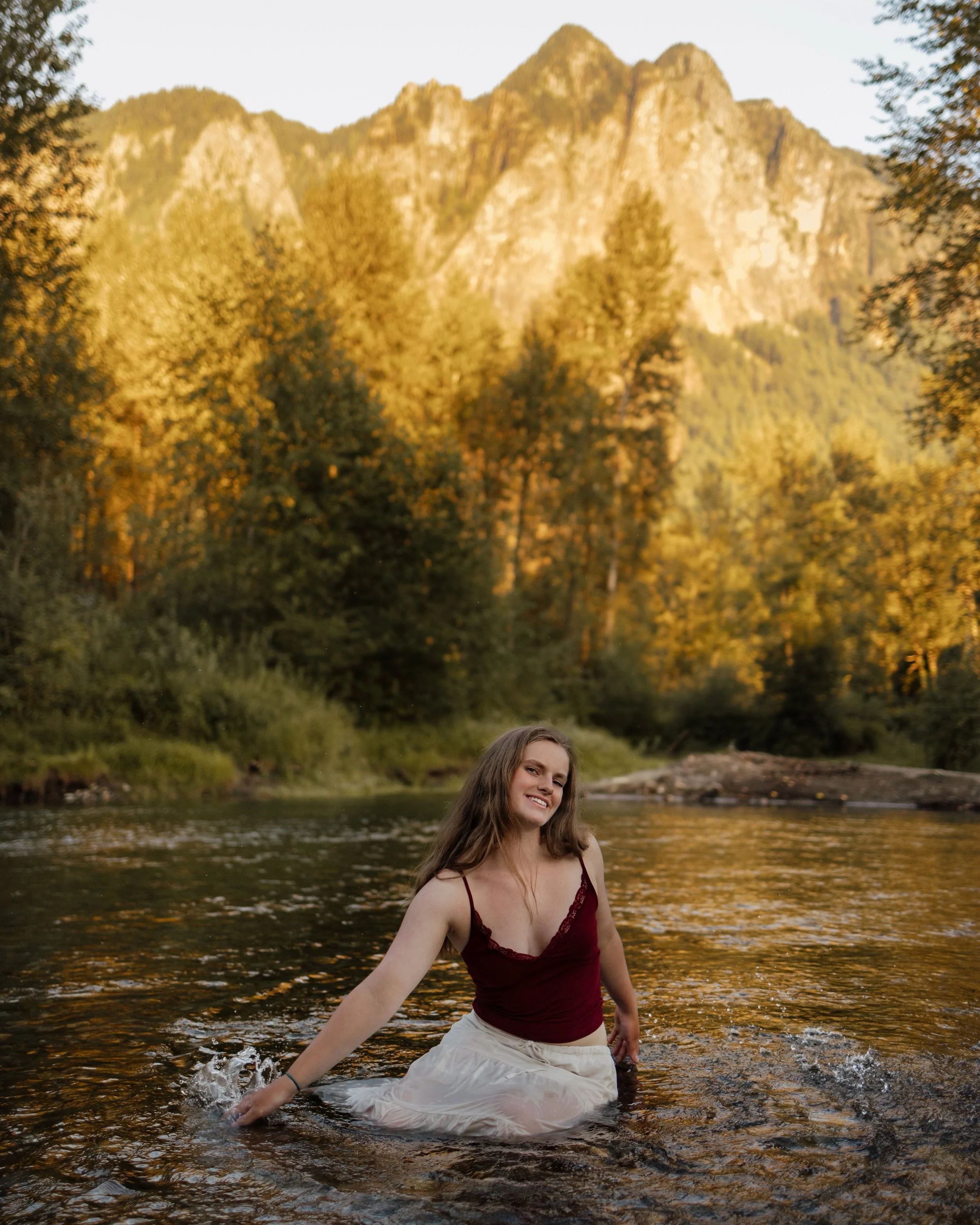it was a siren summer!!! with @pepper.fastcar of course !!!! 🧜🏼&zwj;♀️🌿🌊🏔️🫑
-
-
-
#seattlephotographer #classof2026 #seniorphotoshoot #seniorpictures #seniorsunday