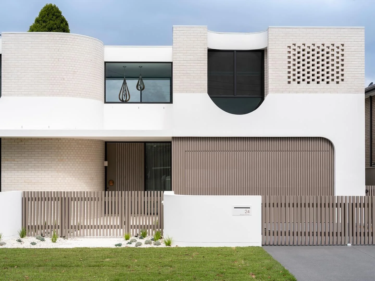 Introducing Project Miranda ✨ | Wishing our clients a merry Christmas in their beautiful new home. 

A huge thank you to our team and all of our wonderful contractors involved in this project! 

Our team at Boerma Projects wishes everyone a safe and 