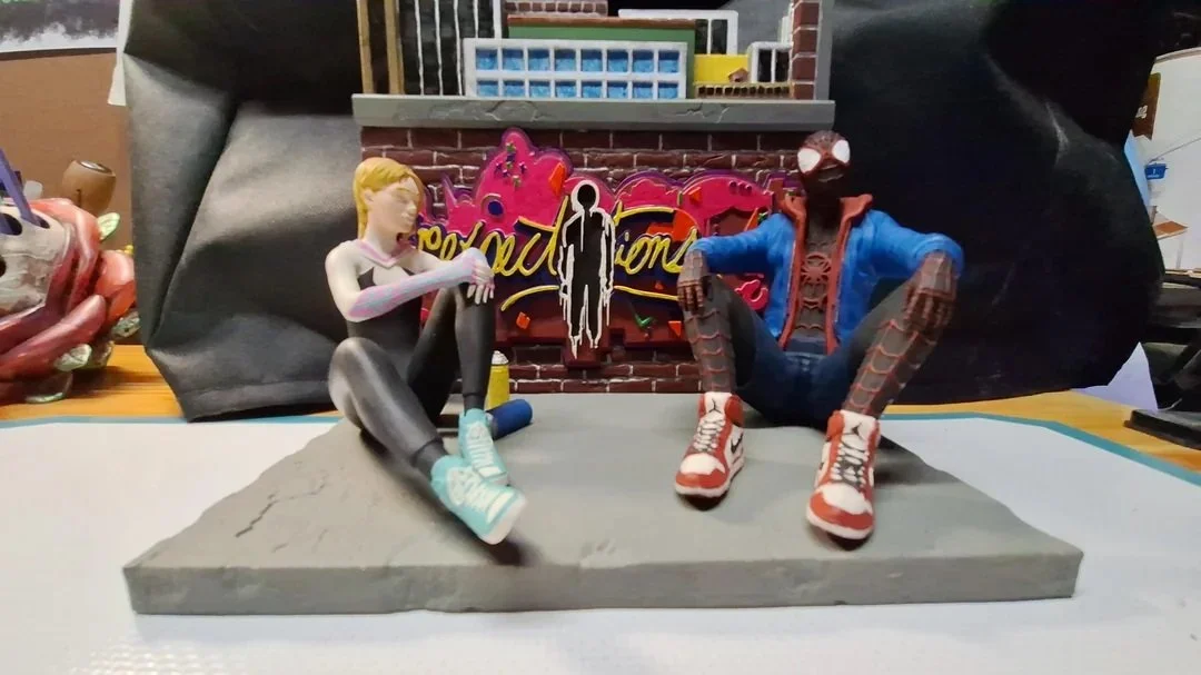 into-the-spider-verse-diorama-v0-01c924j8esih1.jpg