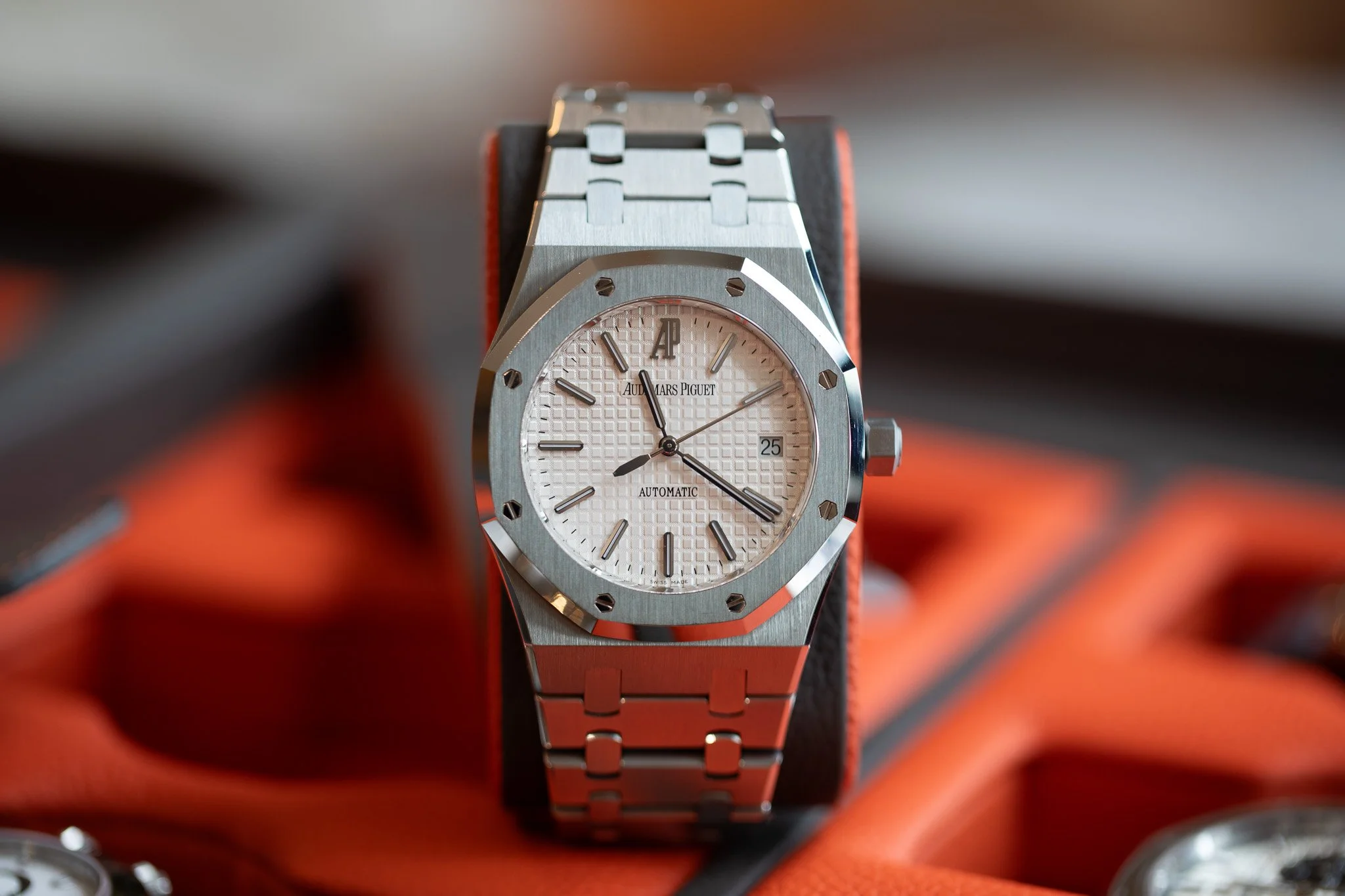 Audemars Piguet Royal Oak 15300ST — A Modern Classic That Bridges Heritage and Modernity