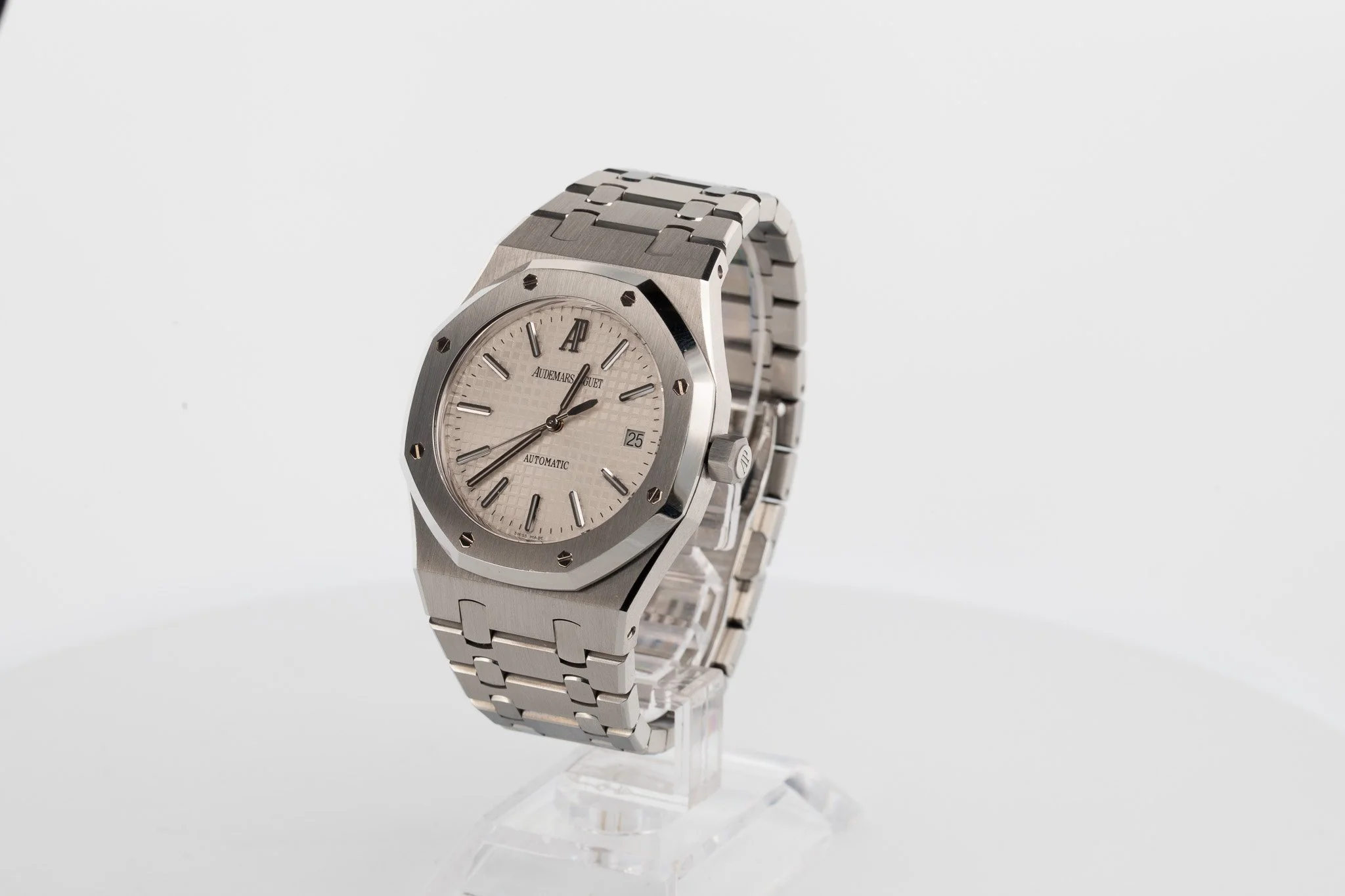 Audemars Piguet Royal Oak 14790ST vs 15300ST — Which Royal Oak Is Right for the Serious Collector?