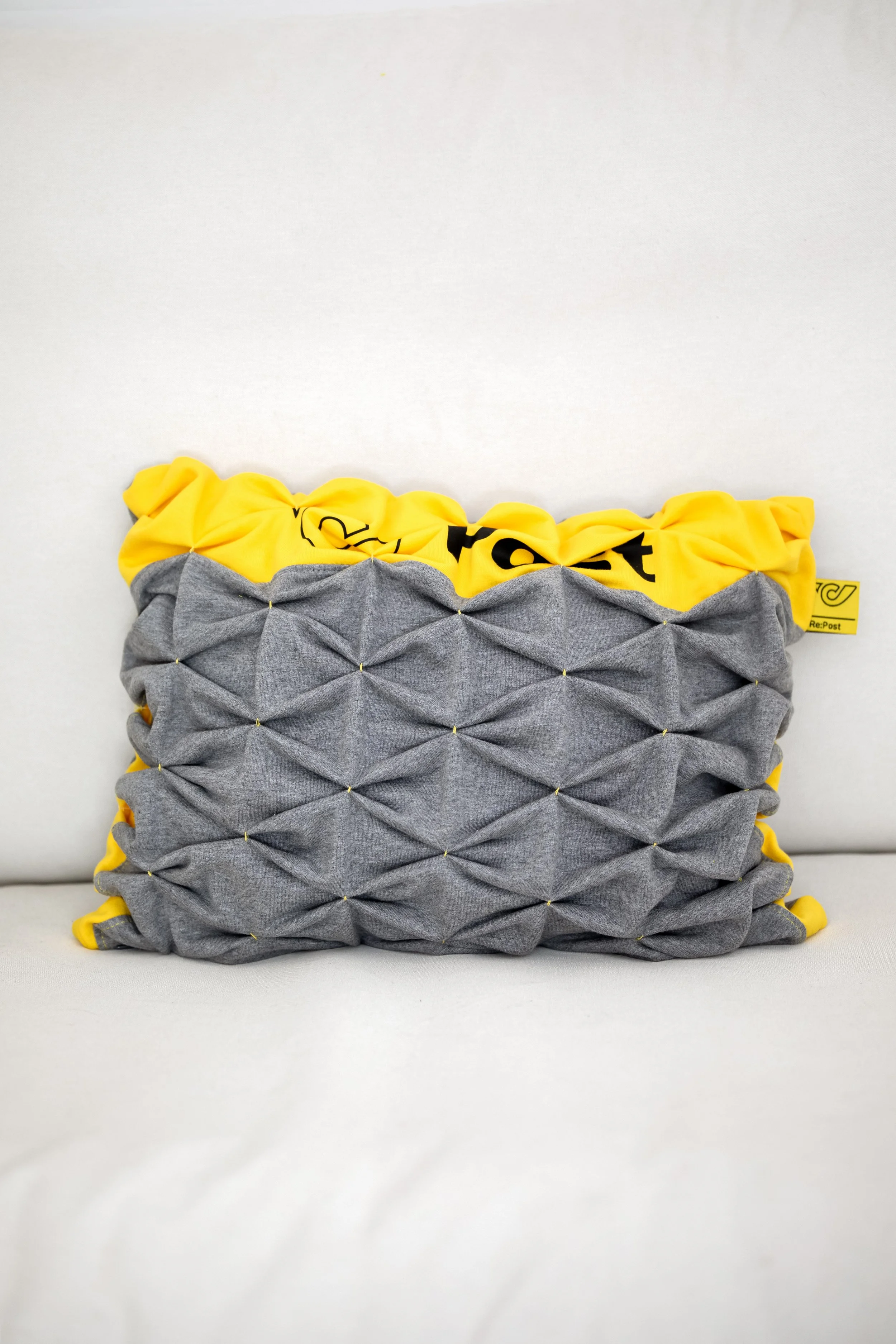 Lisa_Klingersberger_Design_Fold_Studio_PostPillow03_2.jpg